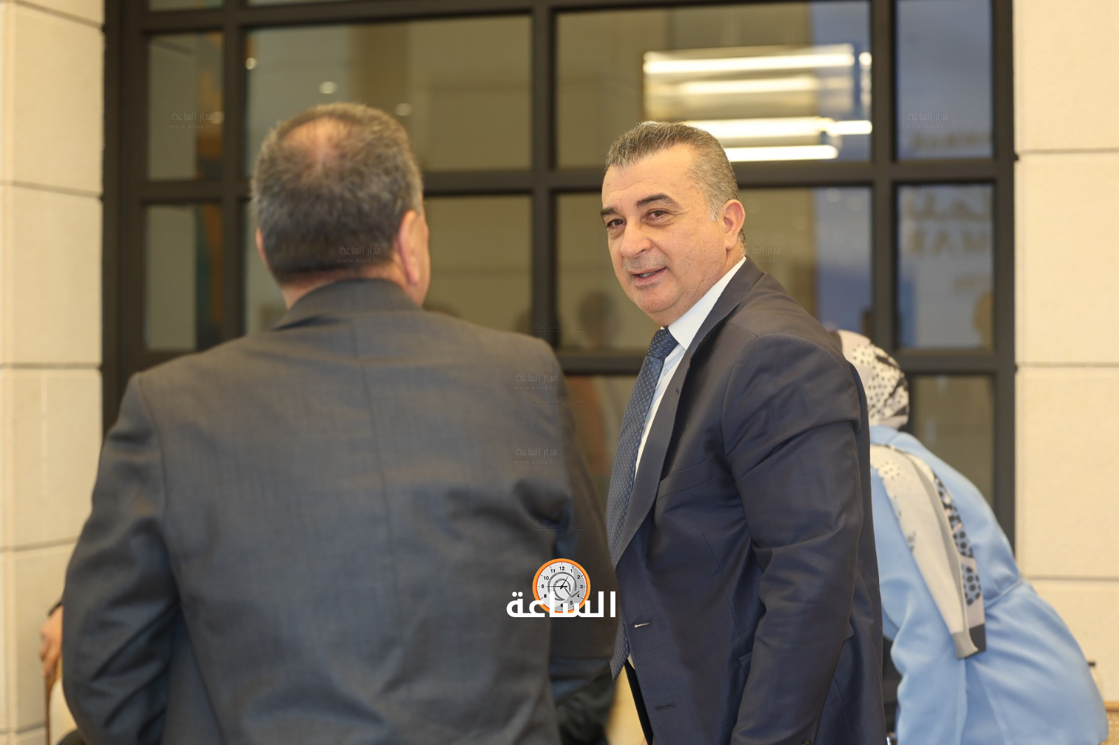 Madar Al-Saa Images 0.7801284396195132