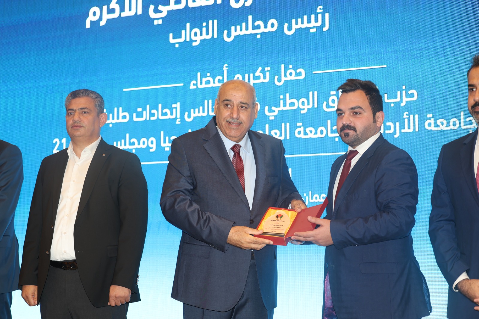 Madar Al-Saa Images 0.2900290359390799