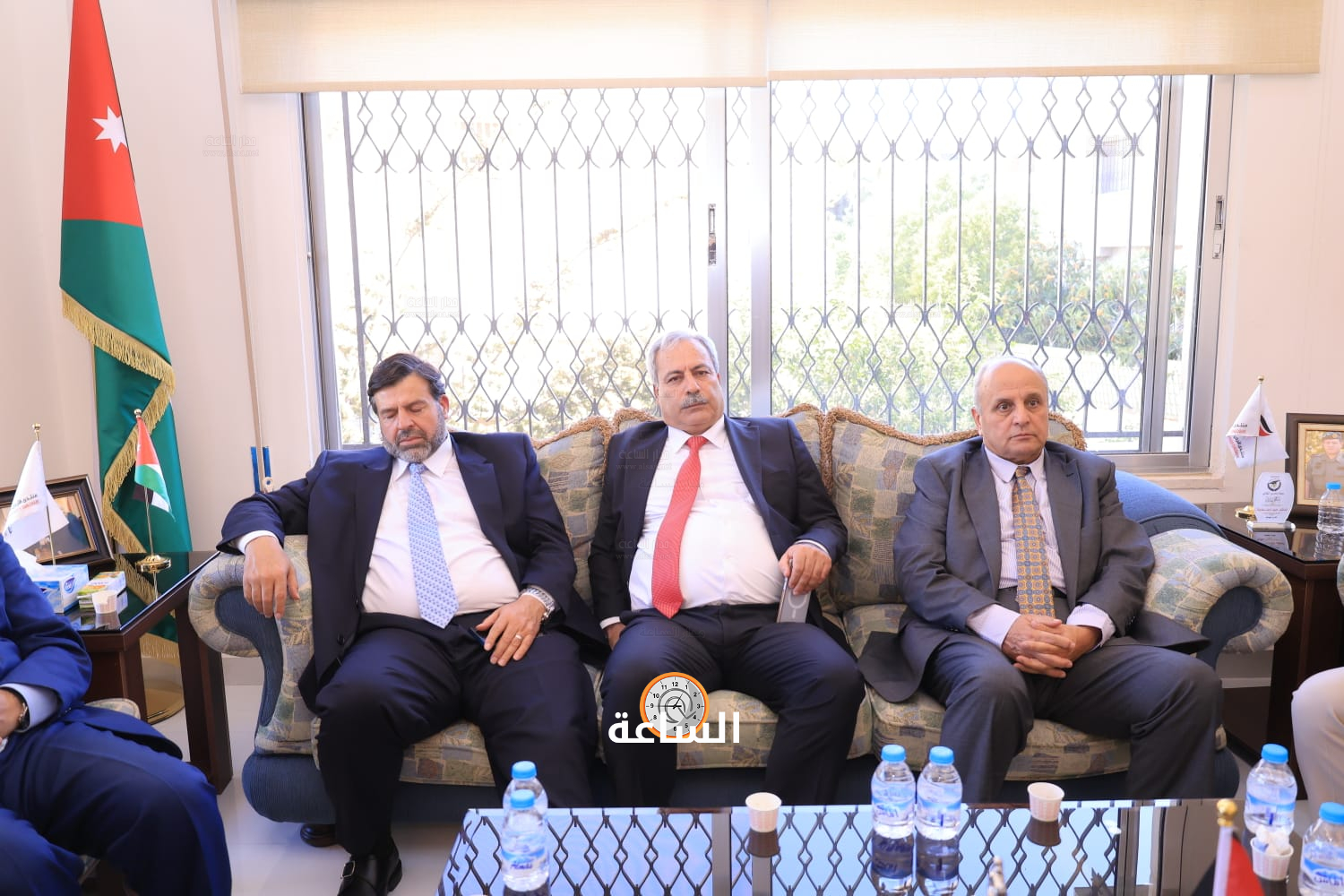 Madar Al-Saa Images 0.4268737297812135