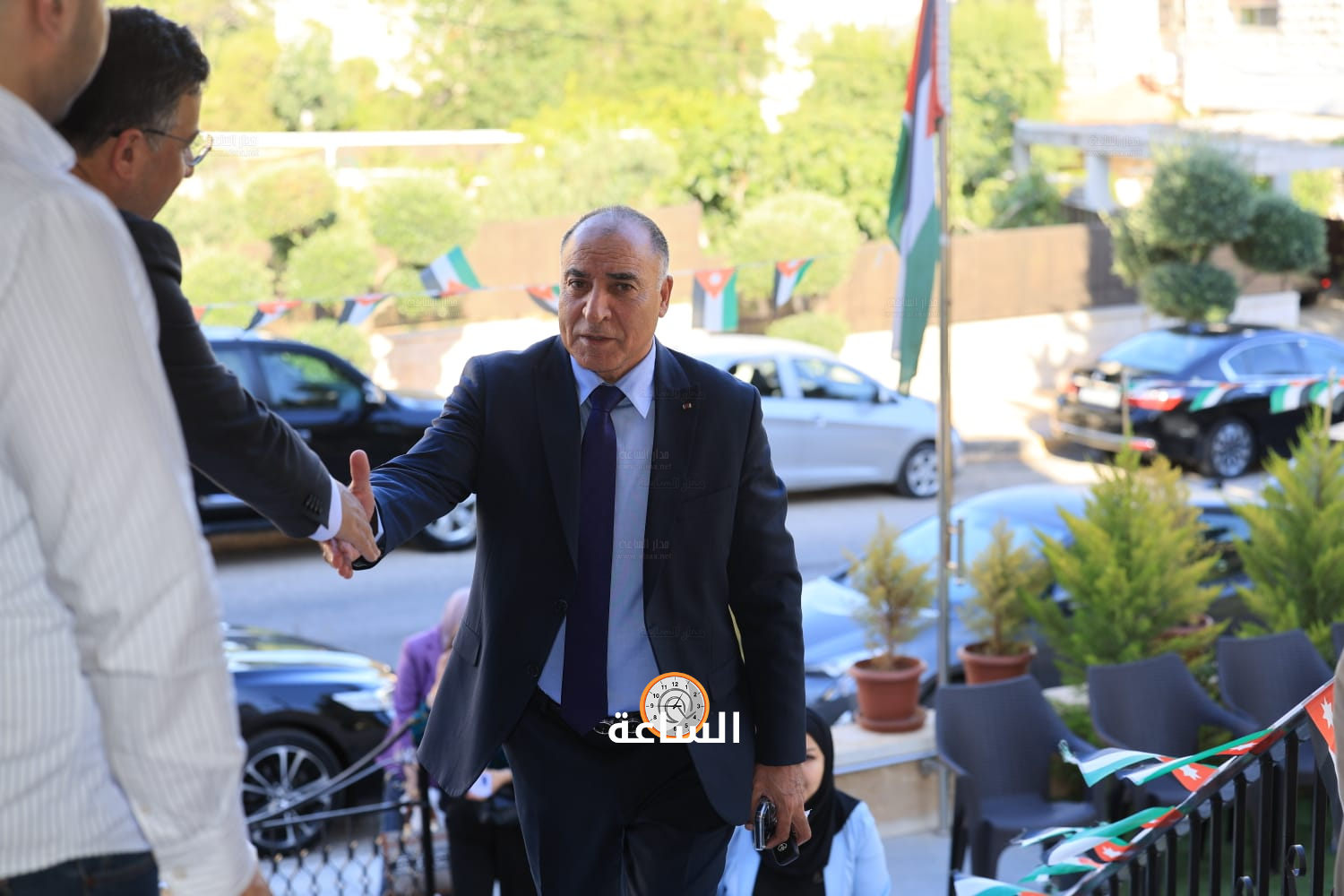 Madar Al-Saa Images 0.15582568870444402