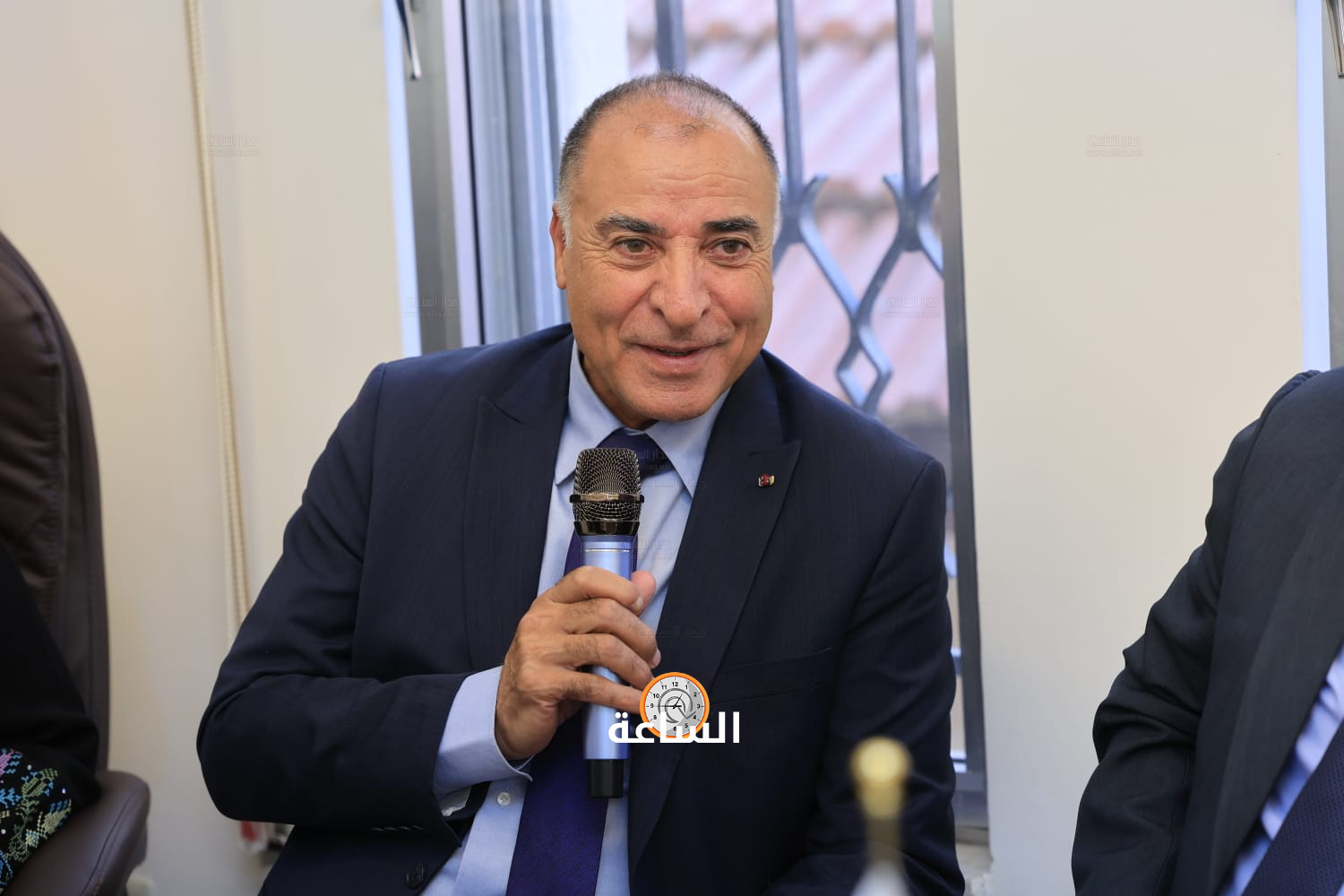 Madar Al-Saa Images 0.48848111783276305