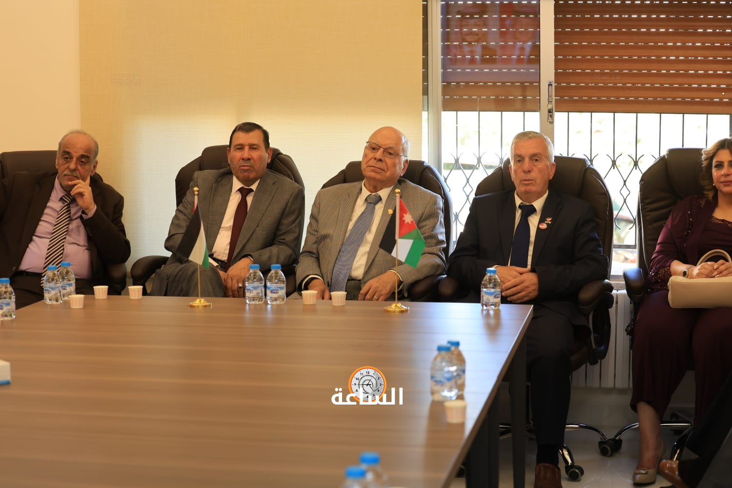 Madar Al-Saa Images 0.913612571129224