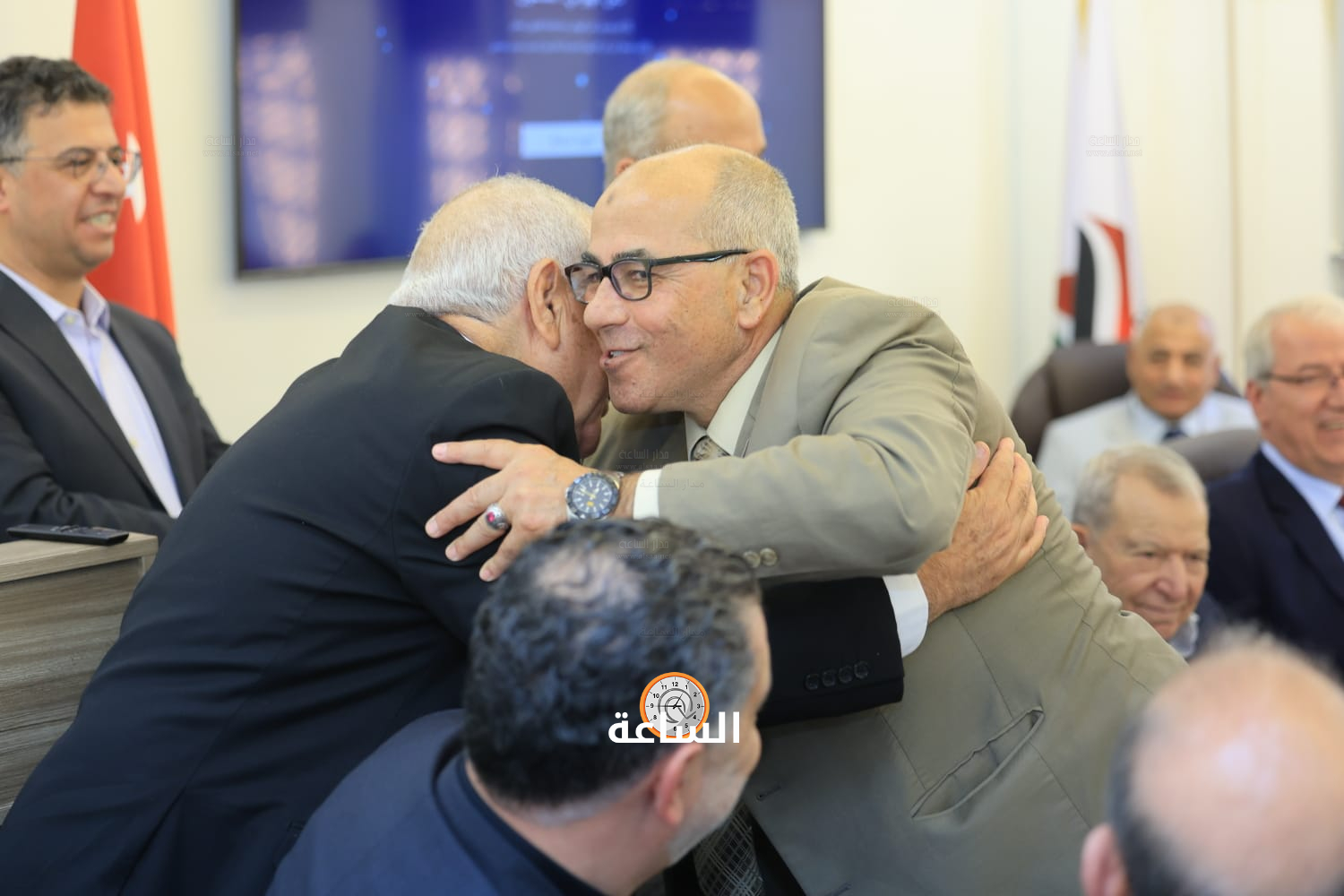 Madar Al-Saa Images 0.9934488379034727