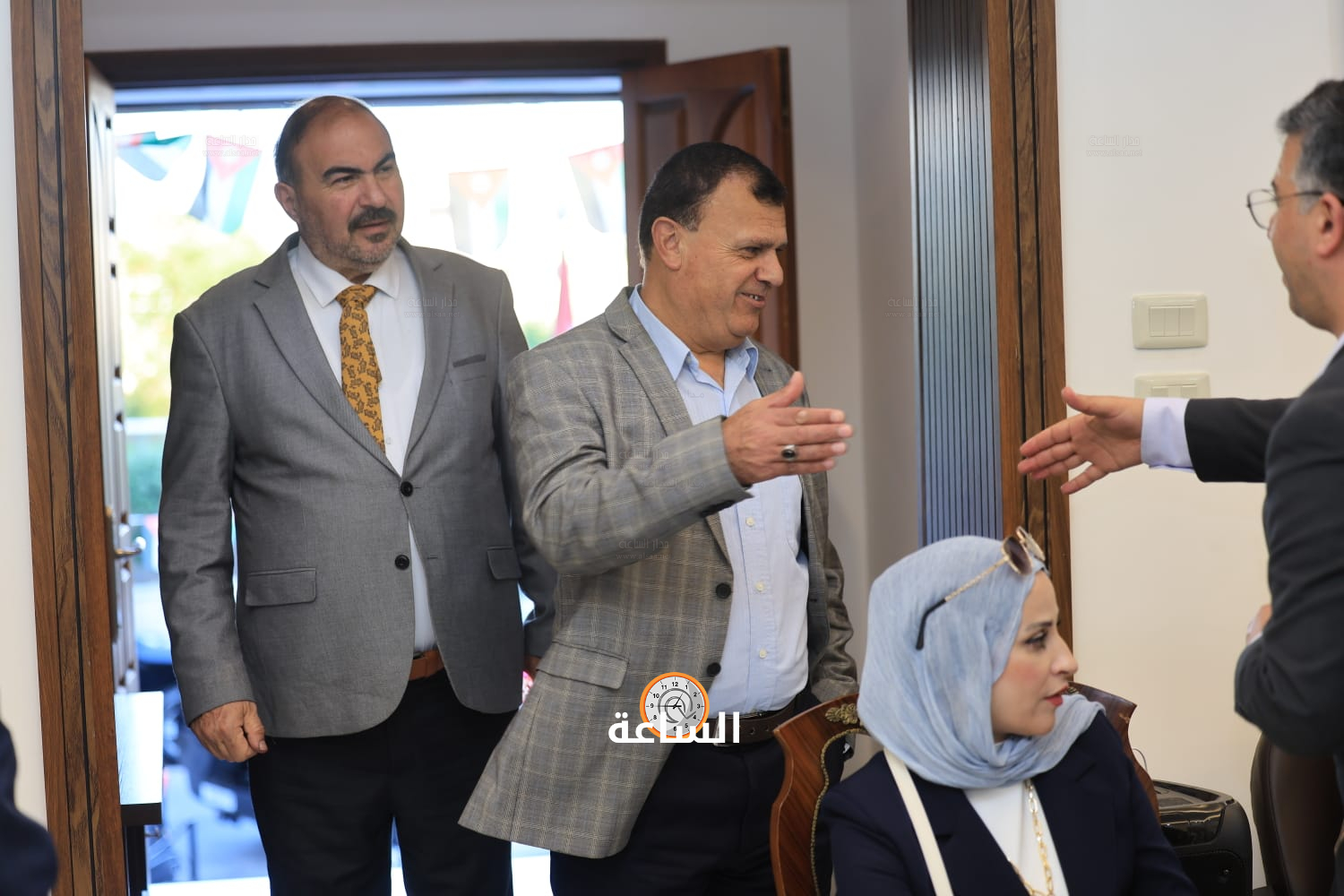 Madar Al-Saa Images 0.8937853802086985