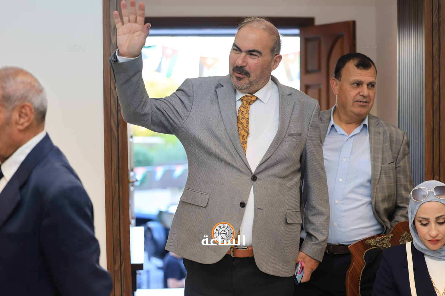 Madar Al-Saa Images 0.9137888263458526