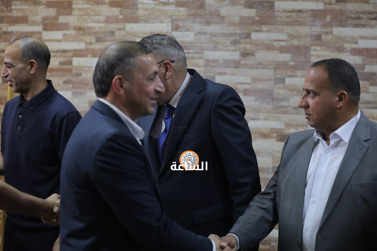 Madar Al-Saa Images 0.3637559574322905
