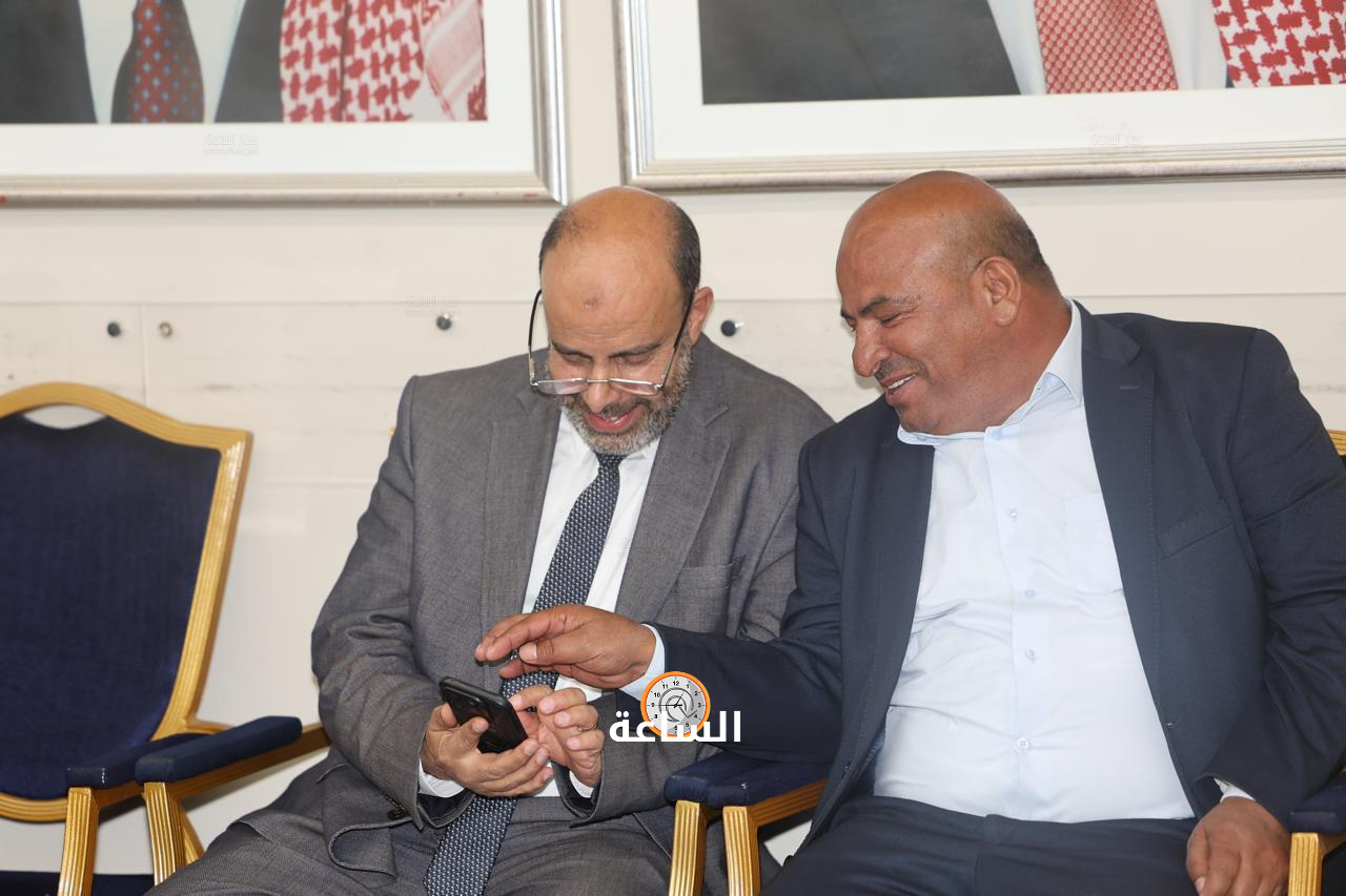 Madar Al-Saa Images 0.48936852768269856
