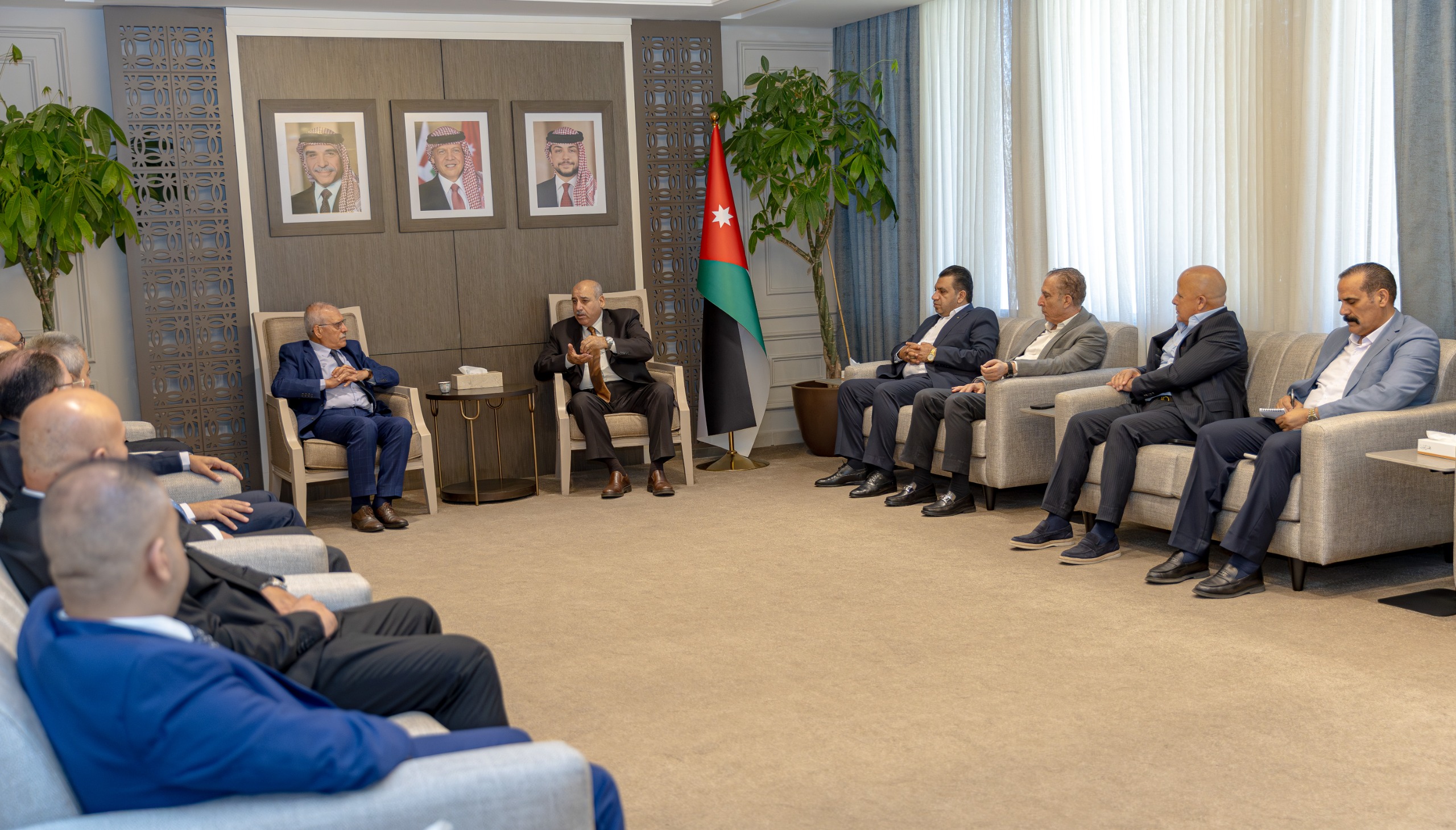 Madar Al-Saa Images 0.47450148508687007