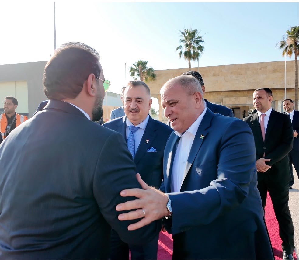 Madar Al-Saa Images 0.1516781657696572