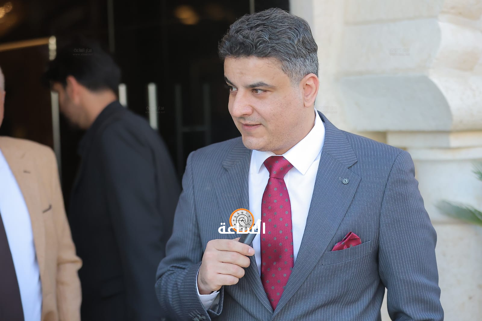 Madar Al-Saa Images 0.12994170270466243