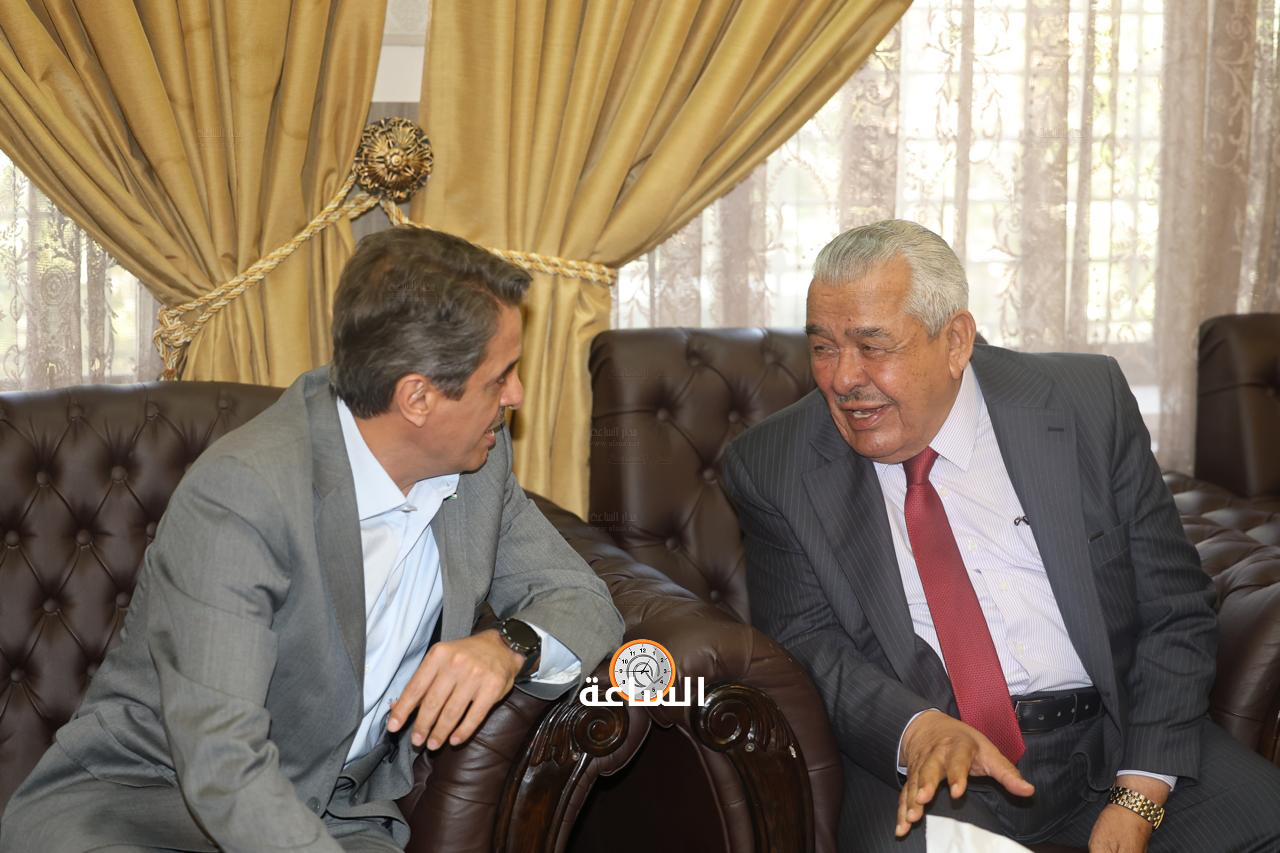 Madar Al-Saa Images 0.4641498254360882