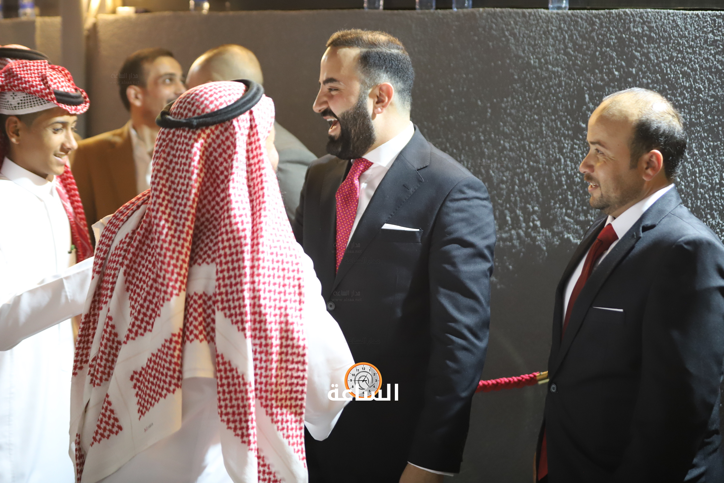 Madar Al-Saa Images 0.8896771663837917