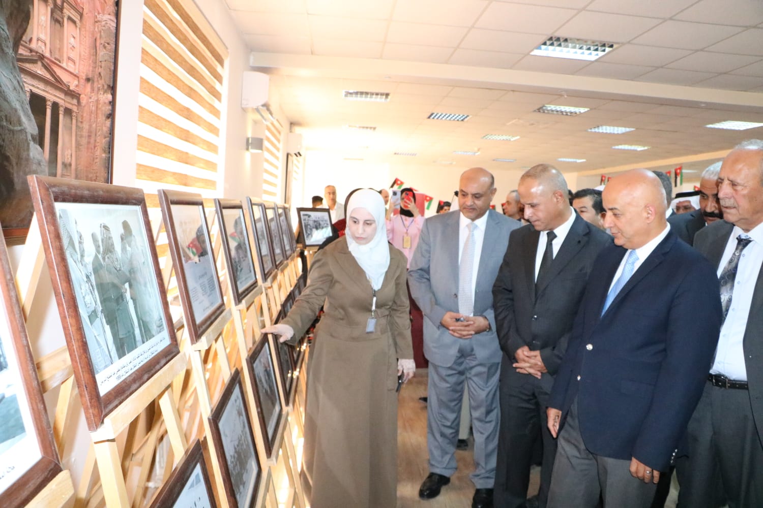 Madar Al-Saa Images 0.6008228814344049