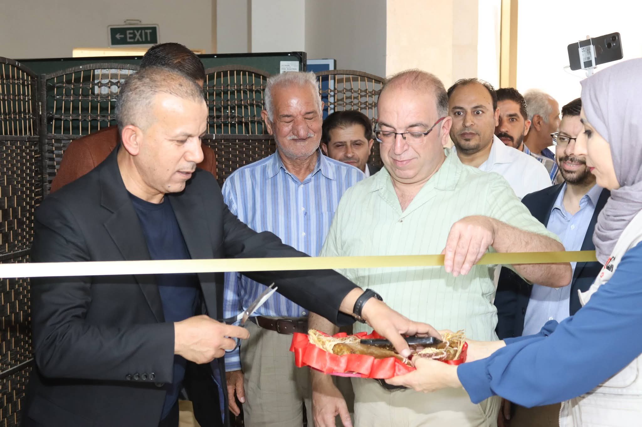 Madar Al-Saa Images 0.4245332917403888