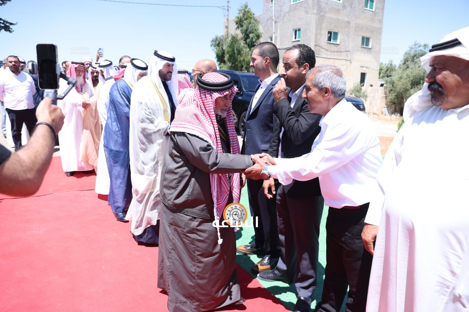Madar Al-Saa Images 0.7716276677238292