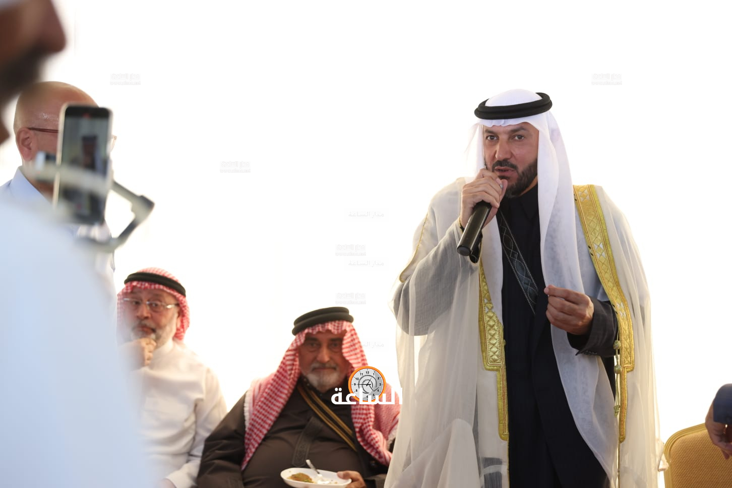 Madar Al-Saa Images 0.8690667713613461