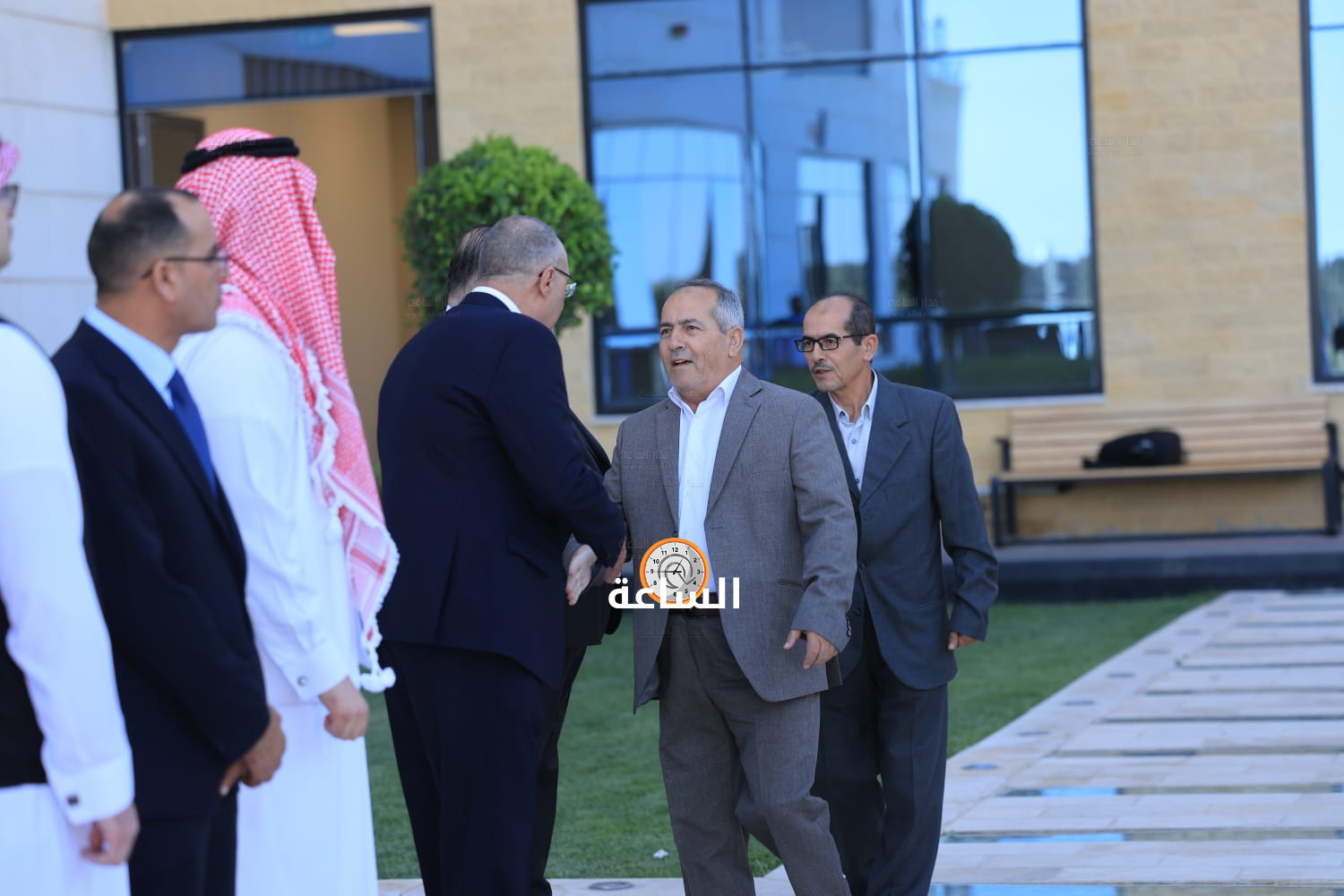 Madar Al-Saa Images 0.7401909406113267