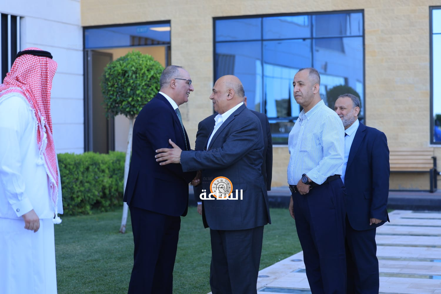 Madar Al-Saa Images 0.7493209416920068