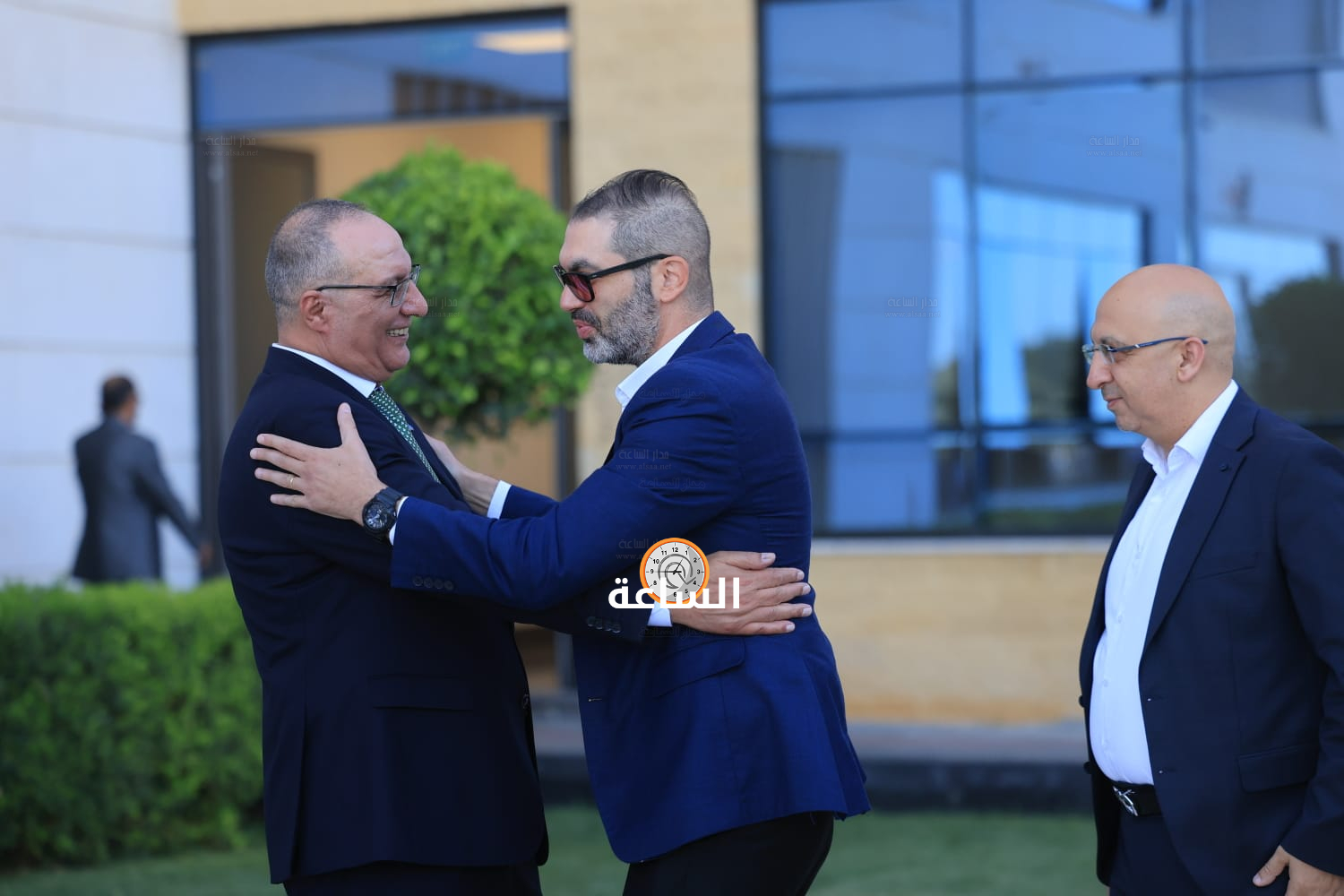 Madar Al-Saa Images 0.9900410462522362