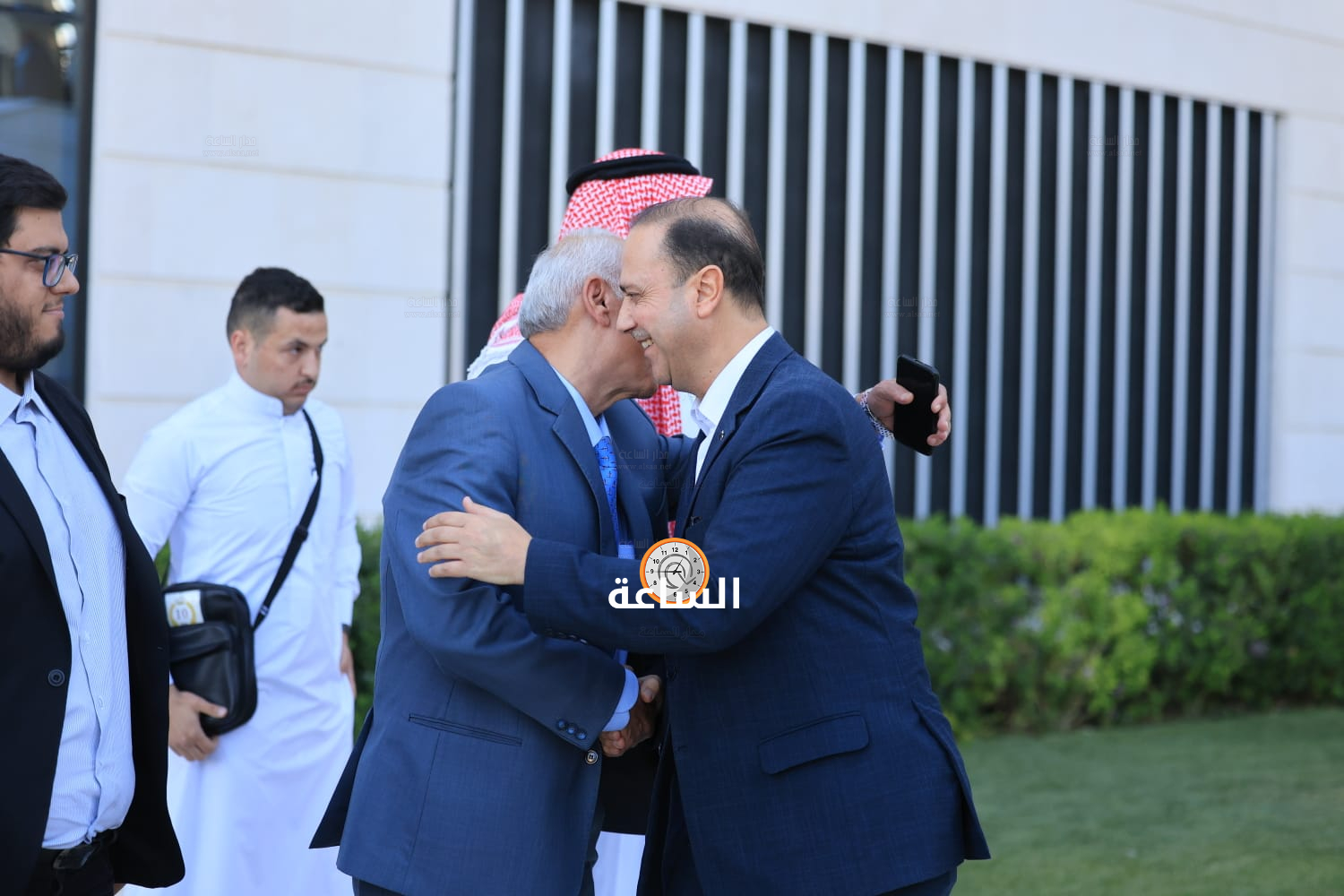 Madar Al-Saa Images 0.012036409516871238