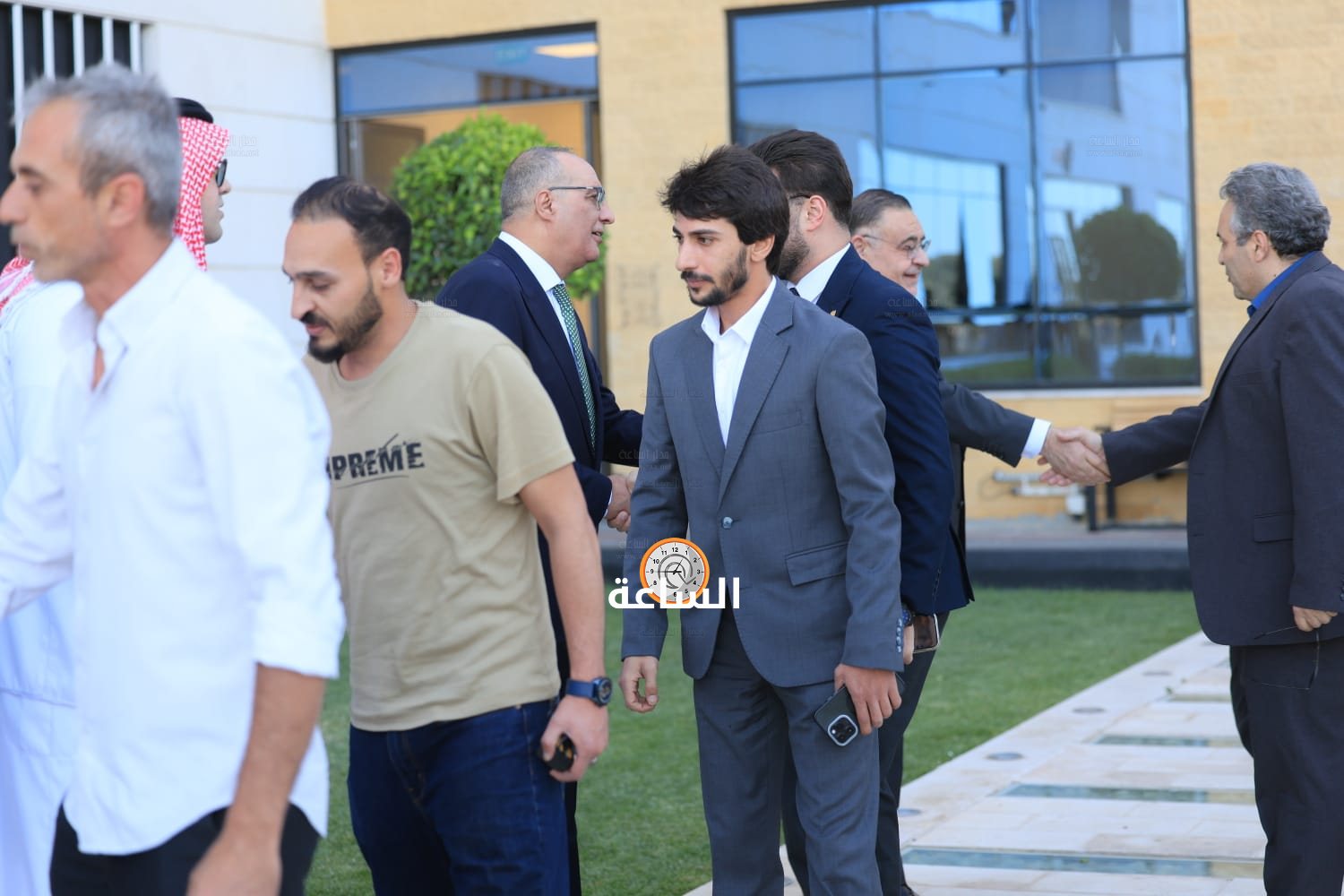 Madar Al-Saa Images 0.0016380707561267638