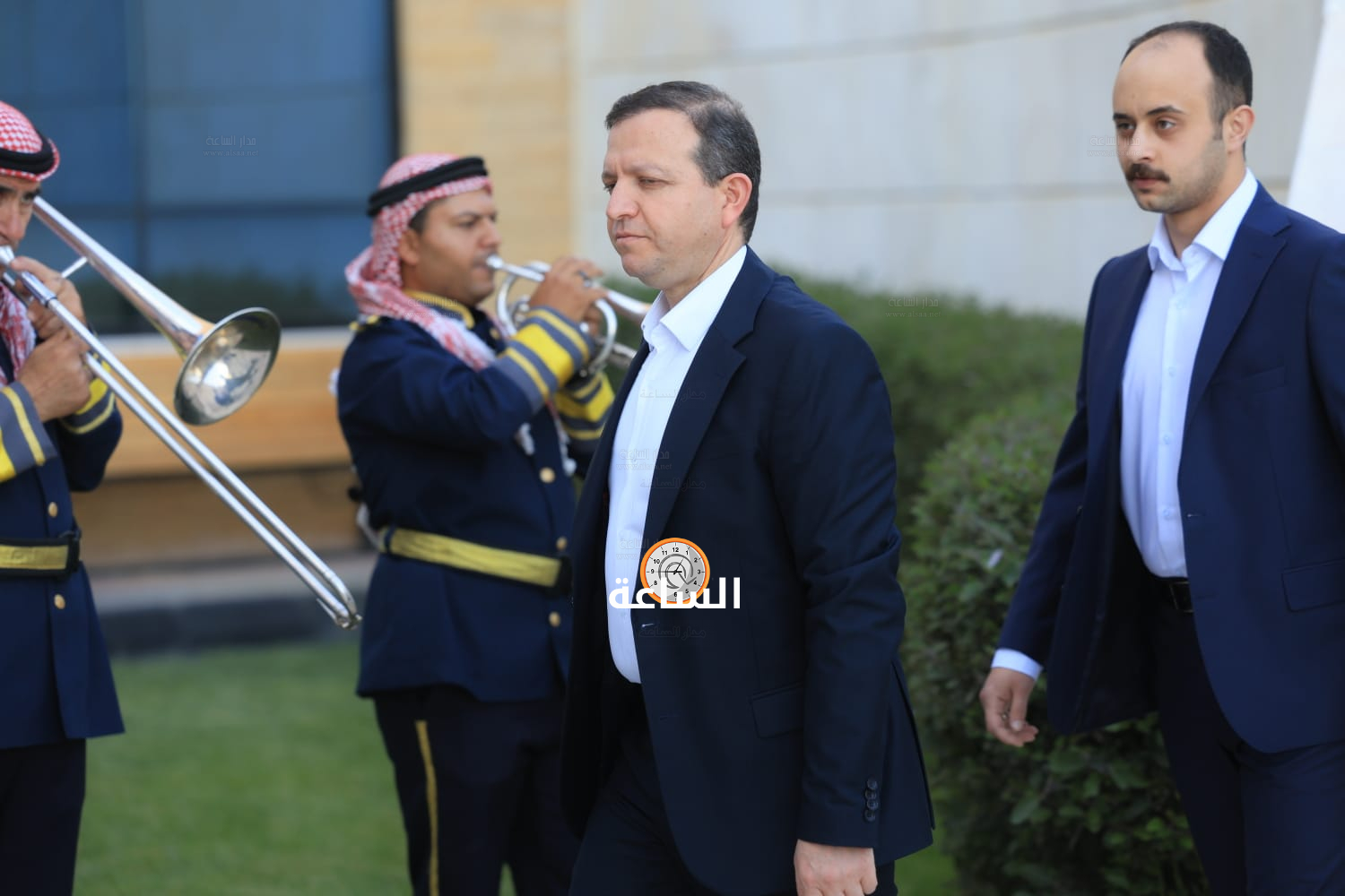 Madar Al-Saa Images 0.15831240581251316