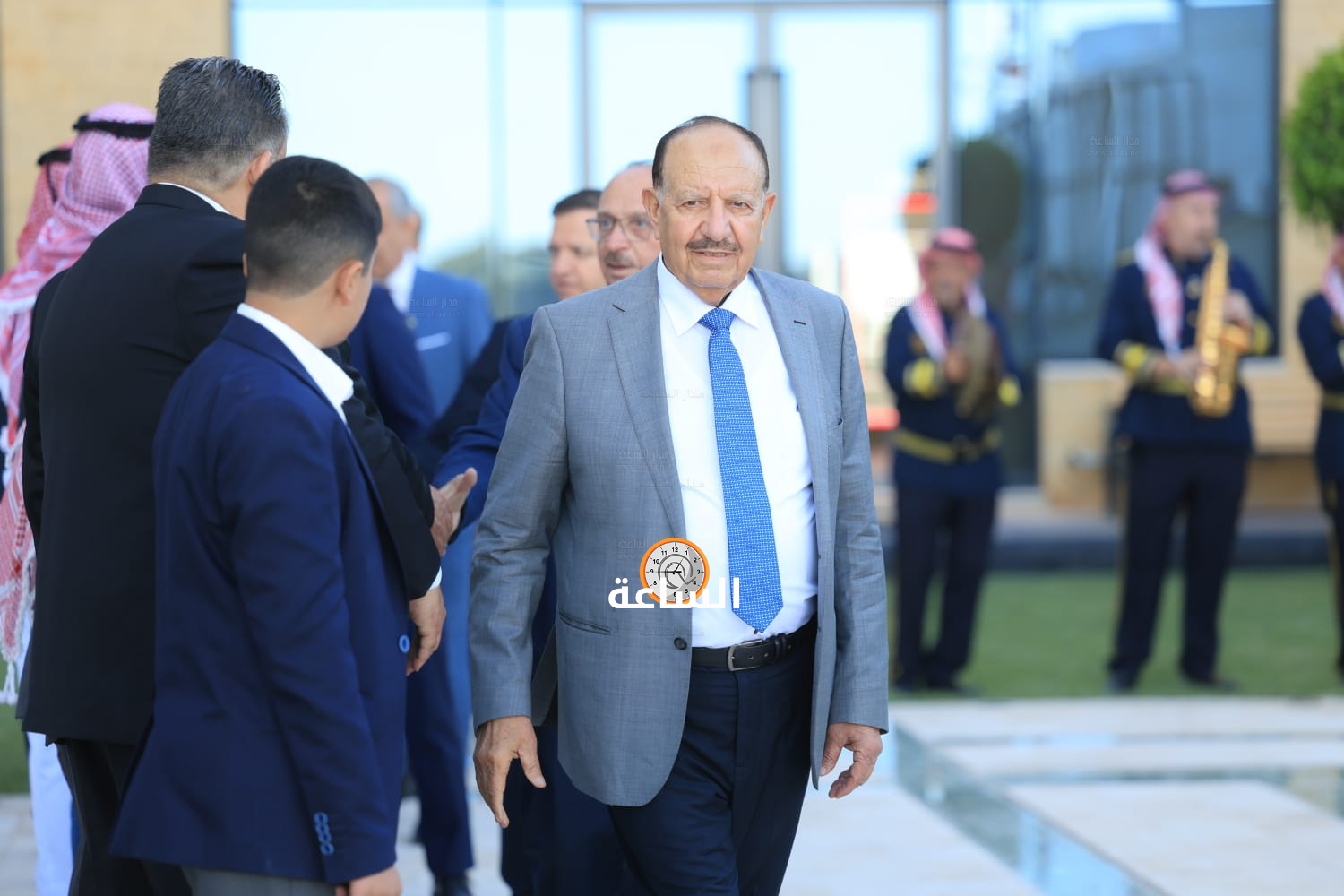 Madar Al-Saa Images 0.1146684345886273
