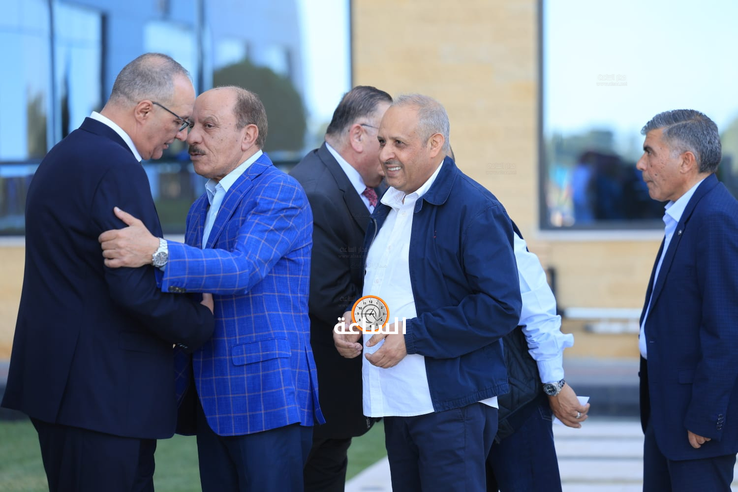 Madar Al-Saa Images 0.4232150690200329