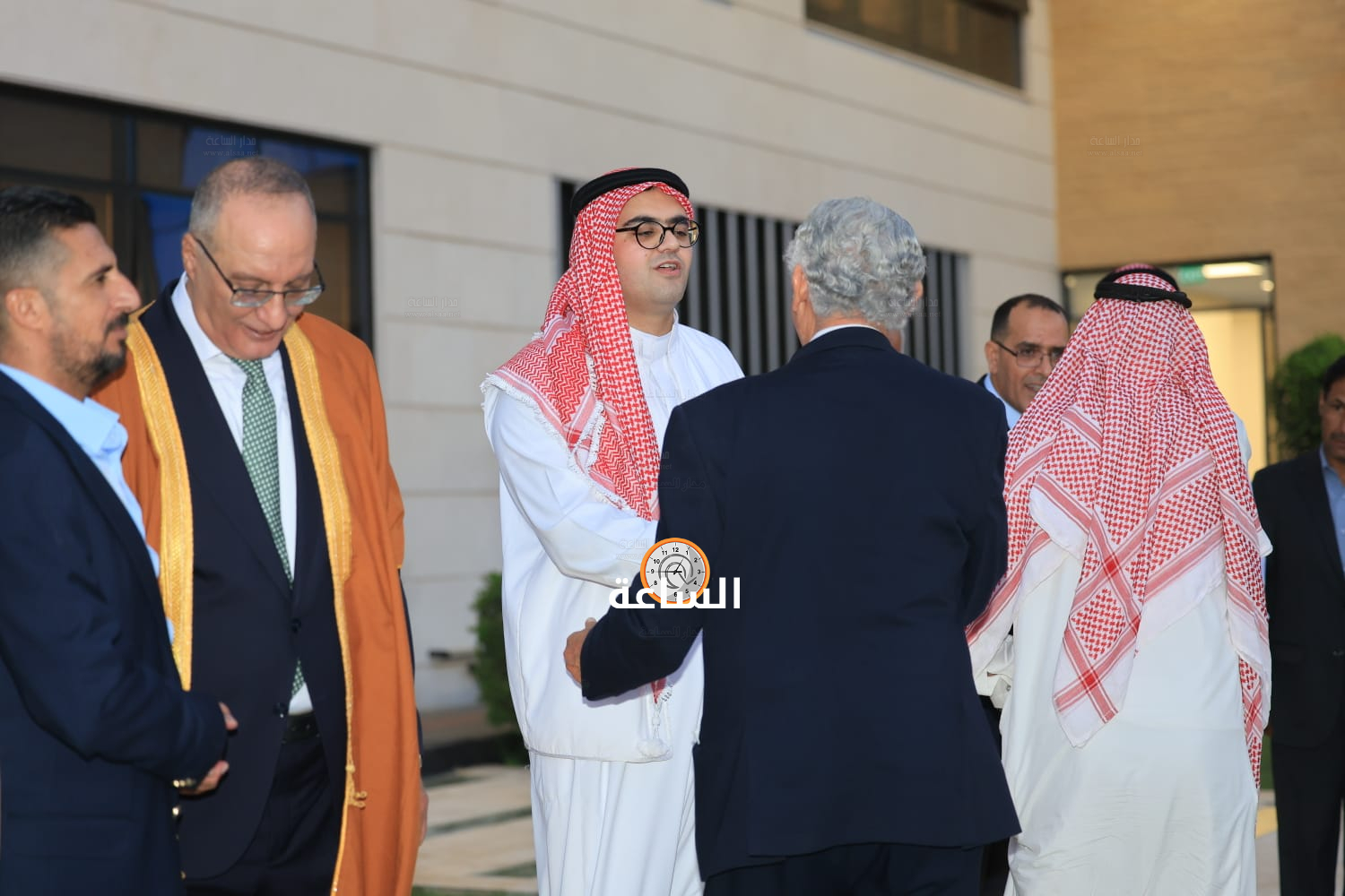 Madar Al-Saa Images 0.6442048107280438