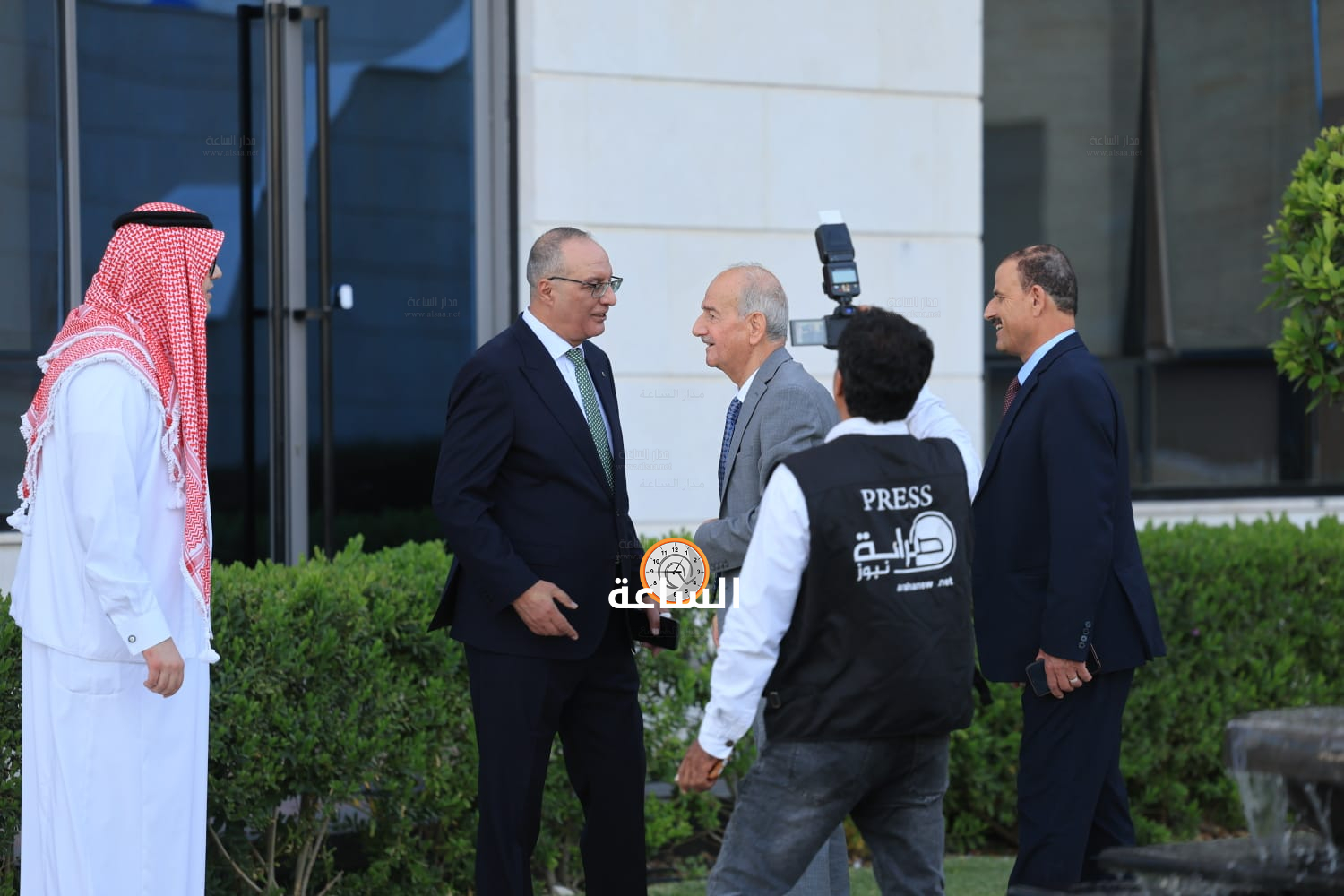 Madar Al-Saa Images 0.35685595389328295