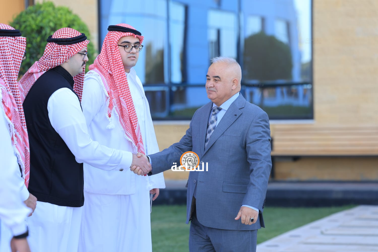 Madar Al-Saa Images 0.9249797068901001