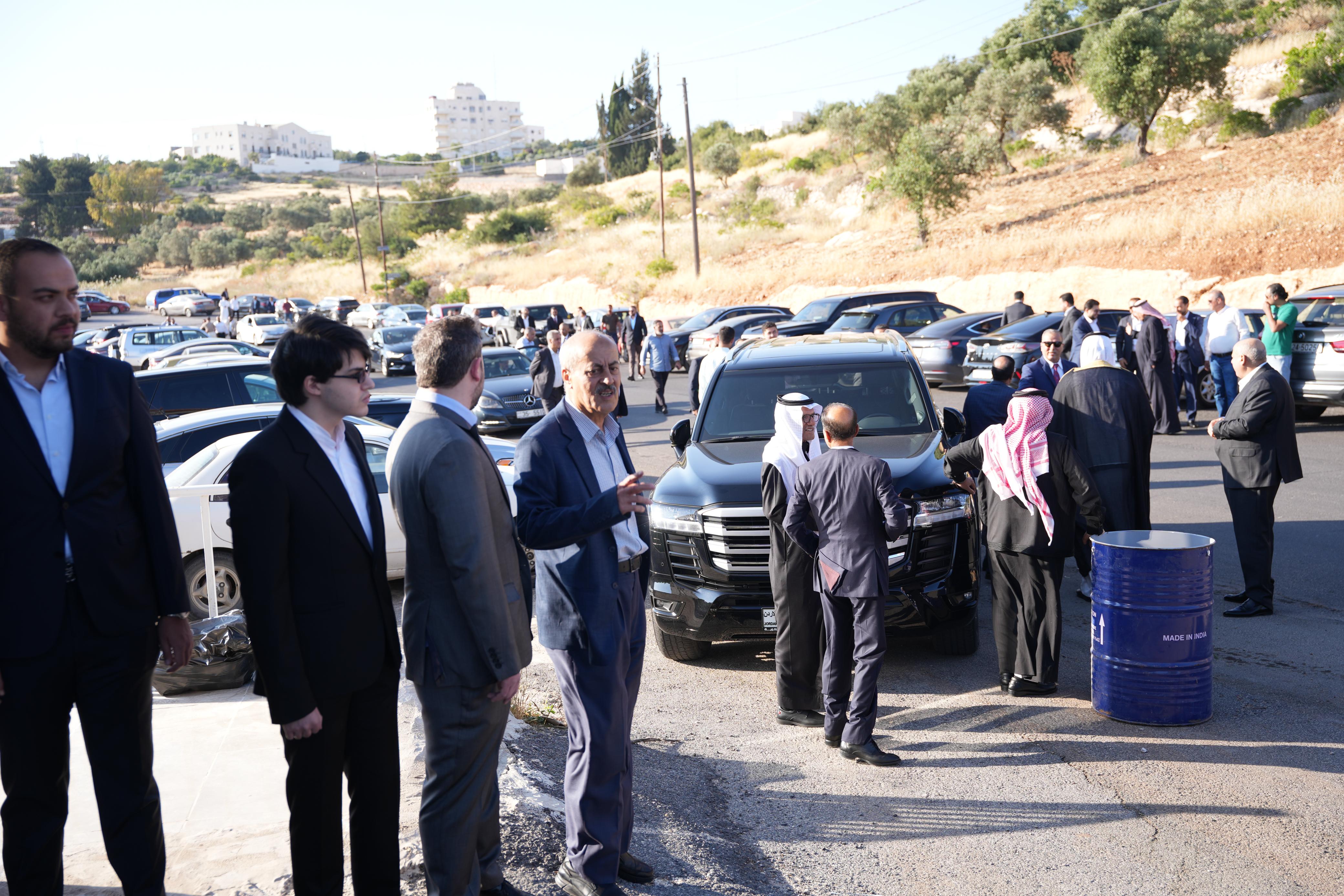 Madar Al-Saa Images 0.3978976540965877