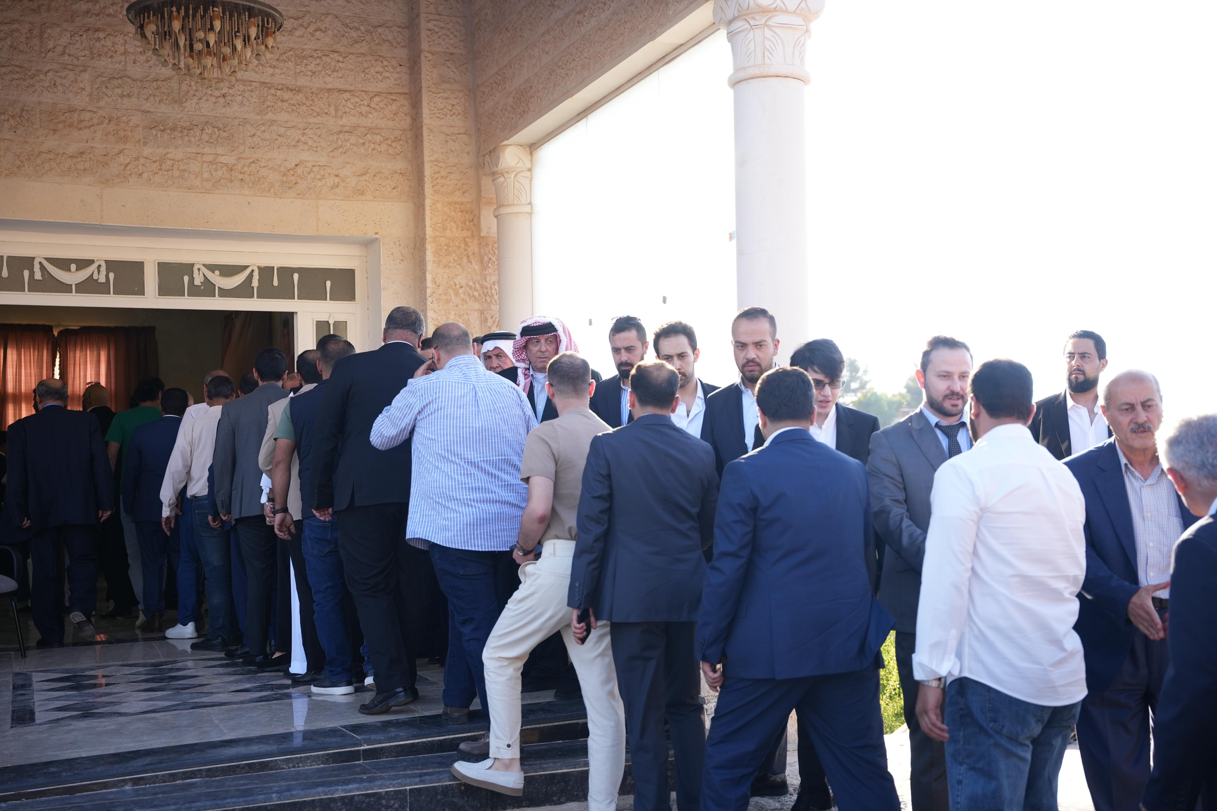 Madar Al-Saa Images 0.4984741949858724