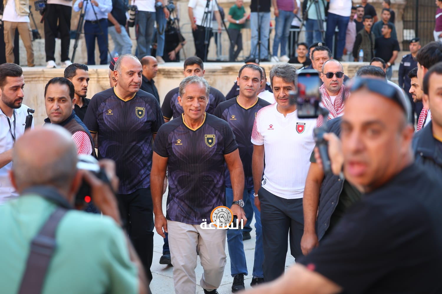 Madar Al-Saa Images 0.5421243648306876
