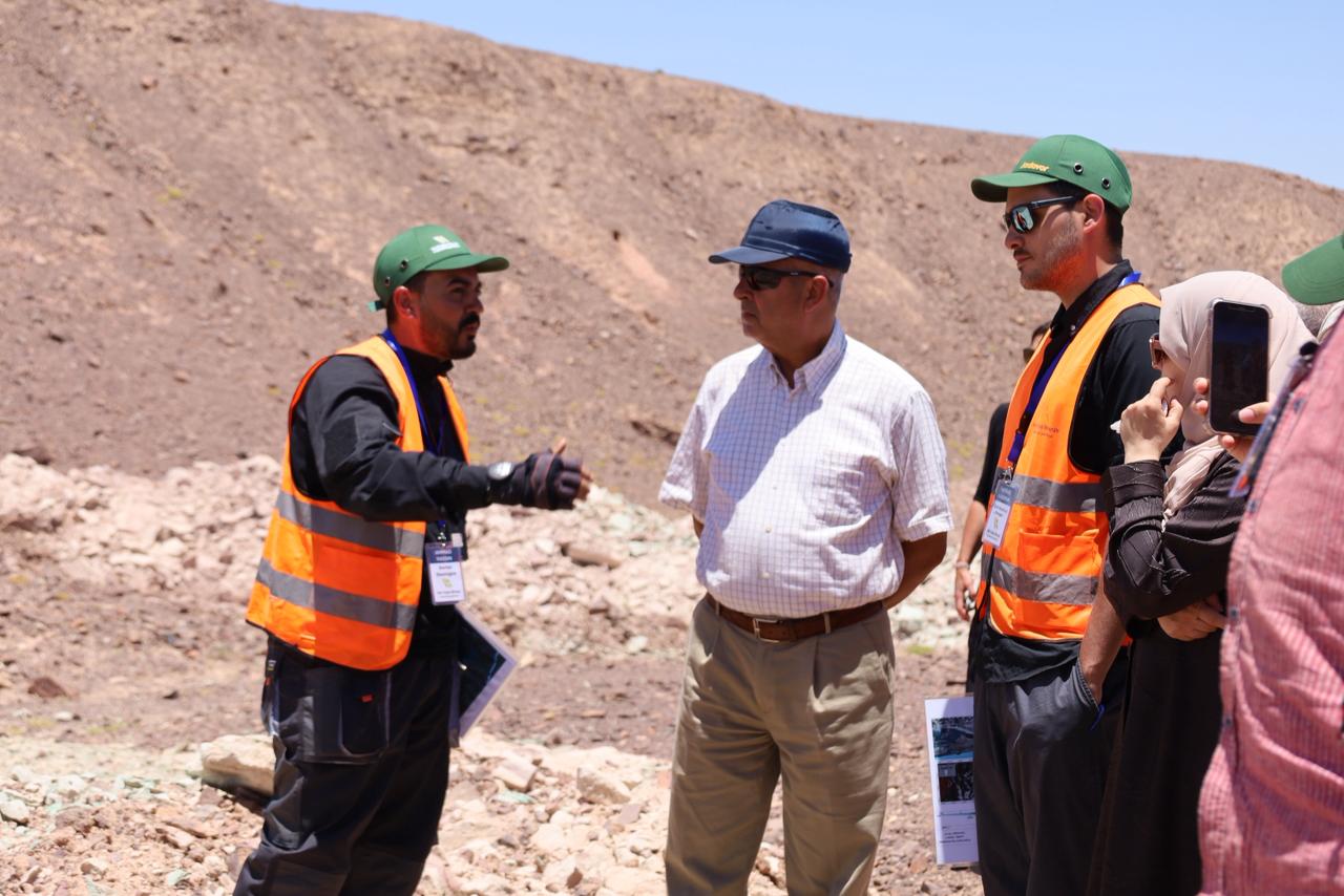 Madar Al-Saa Images 0.6188830541888495