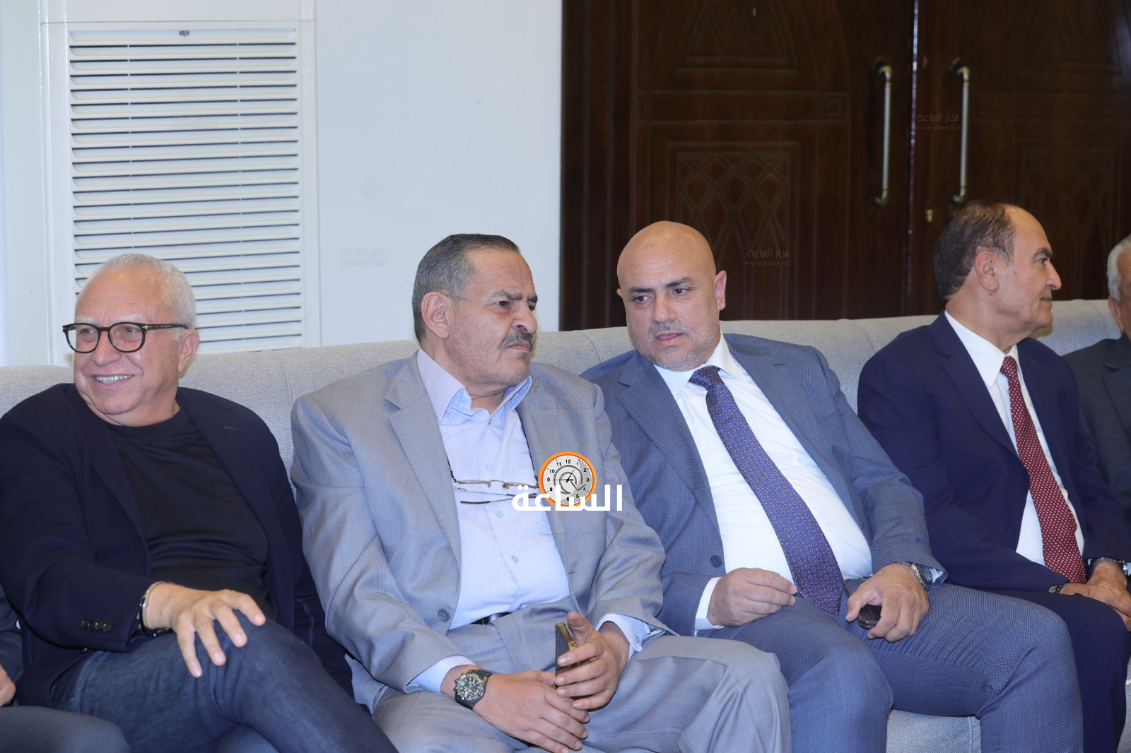 Madar Al-Saa Images 0.3300933880689302