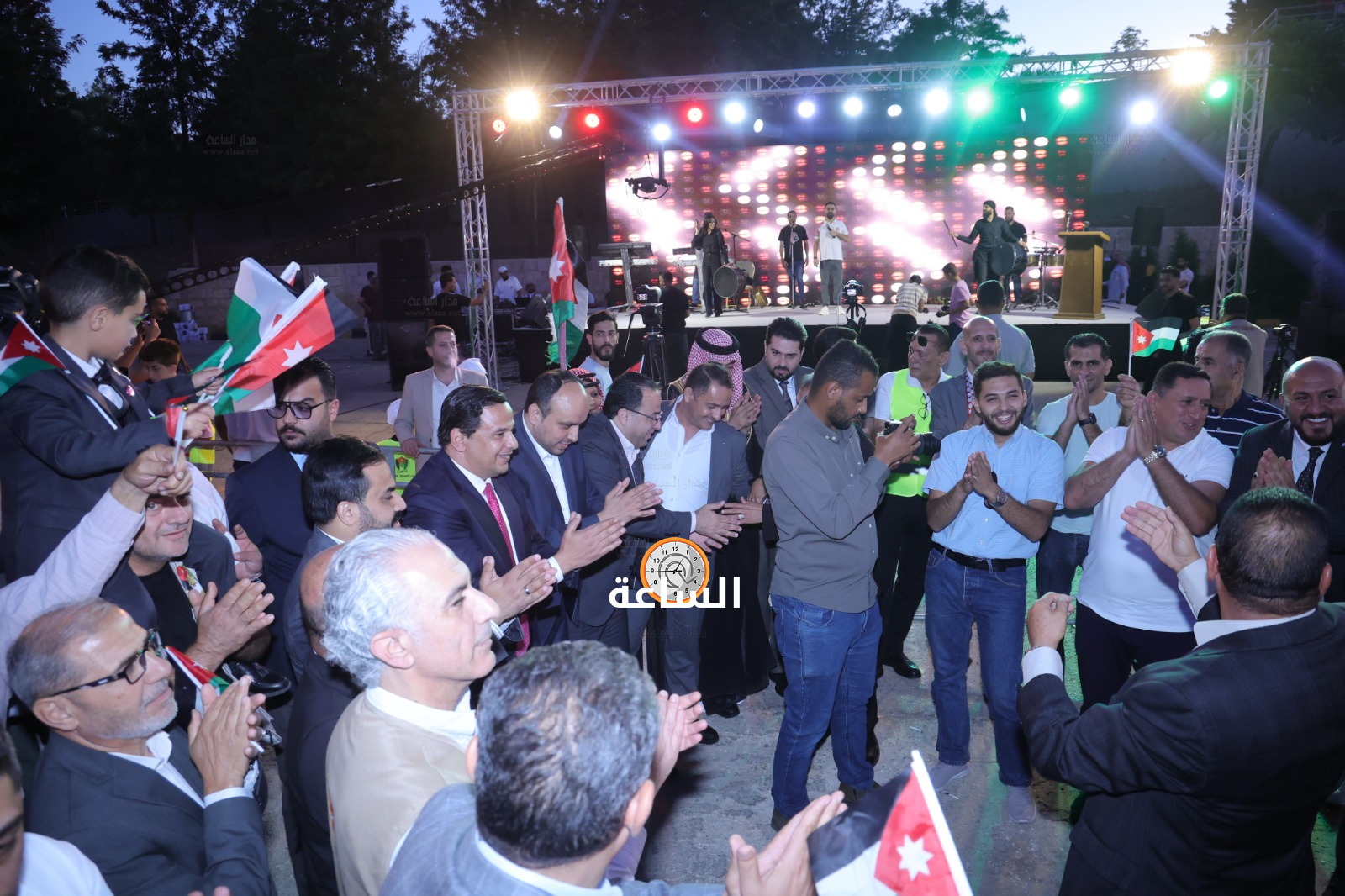 Madar Al-Saa Images 0.25424868819023816