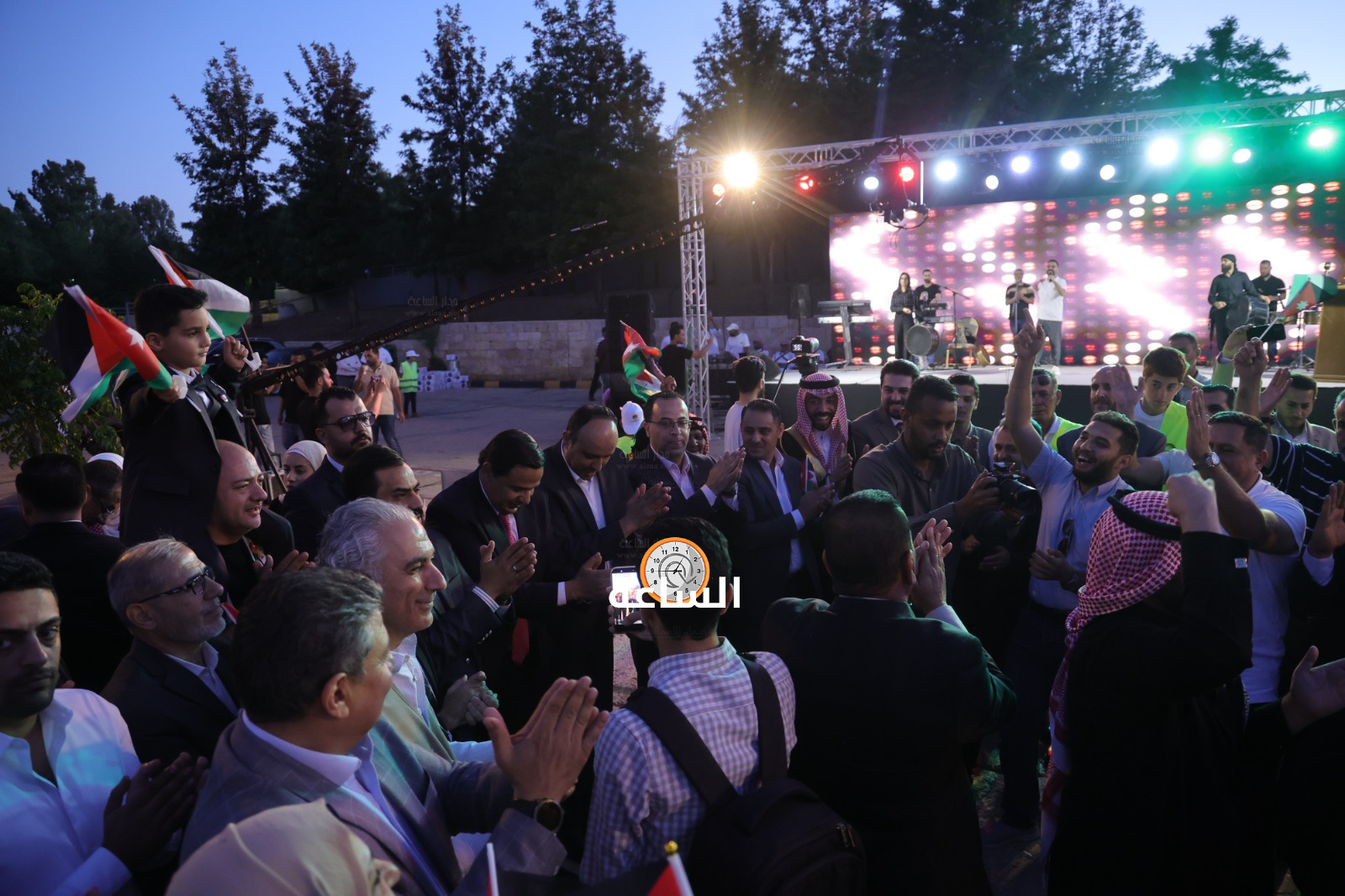 Madar Al-Saa Images 0.8949213274400821
