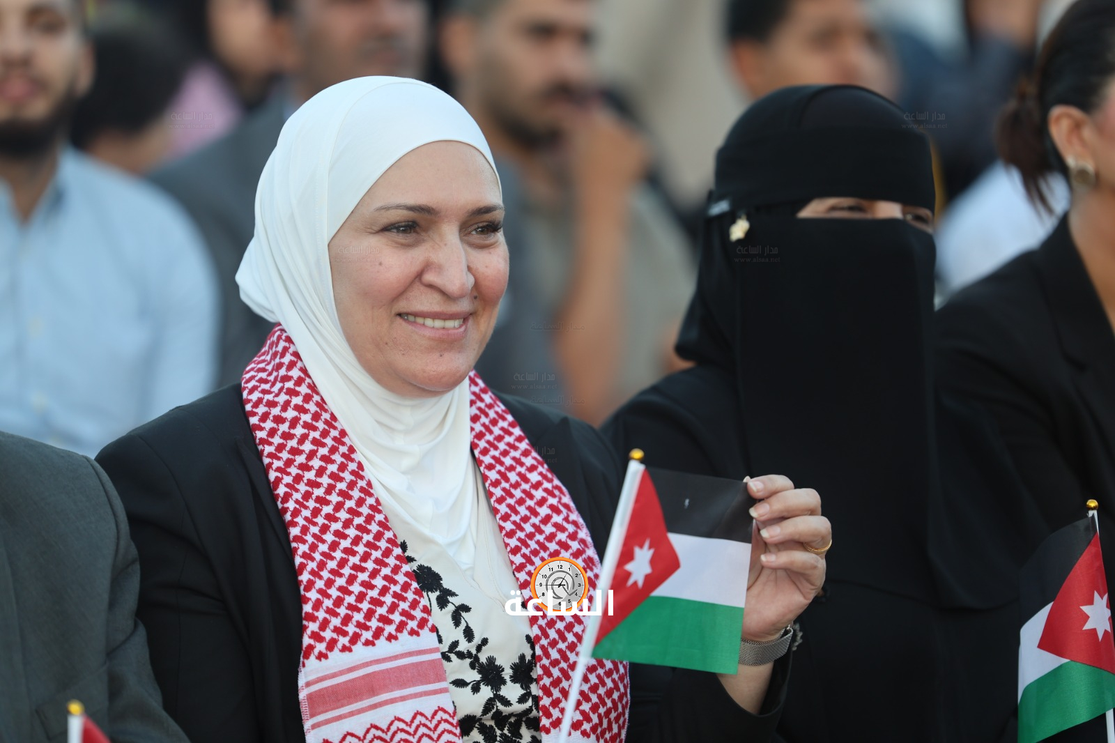 Madar Al-Saa Images 0.37449435947325016