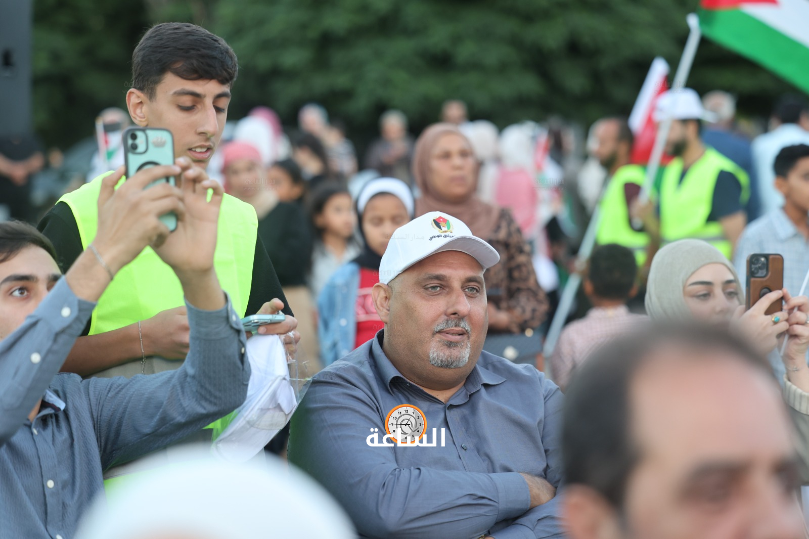 Madar Al-Saa Images 0.04012465105172813