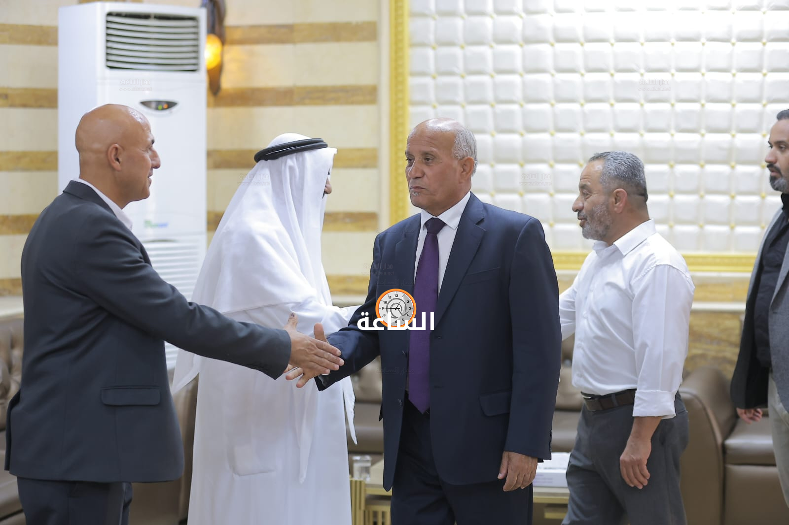 Madar Al-Saa Images 0.37240708567030245