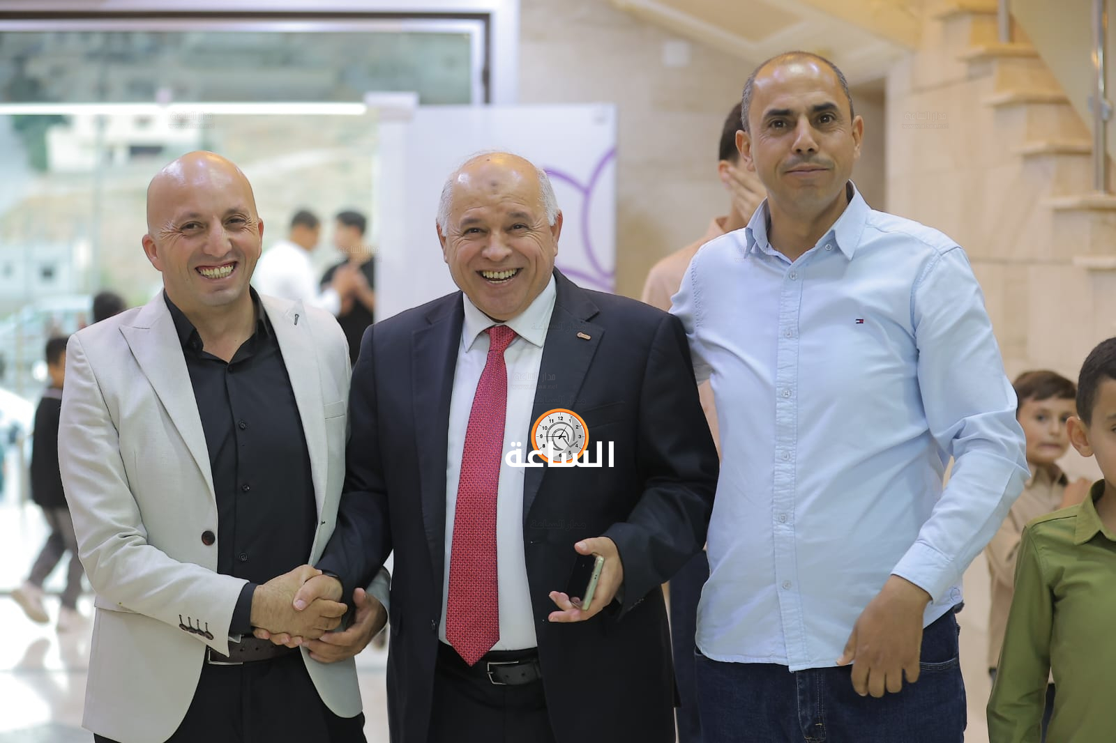 Madar Al-Saa Images 0.23945019548637225