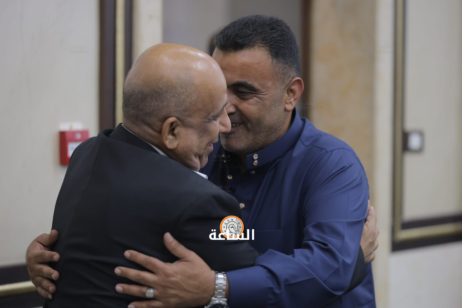 Madar Al-Saa Images 0.8394787061691948