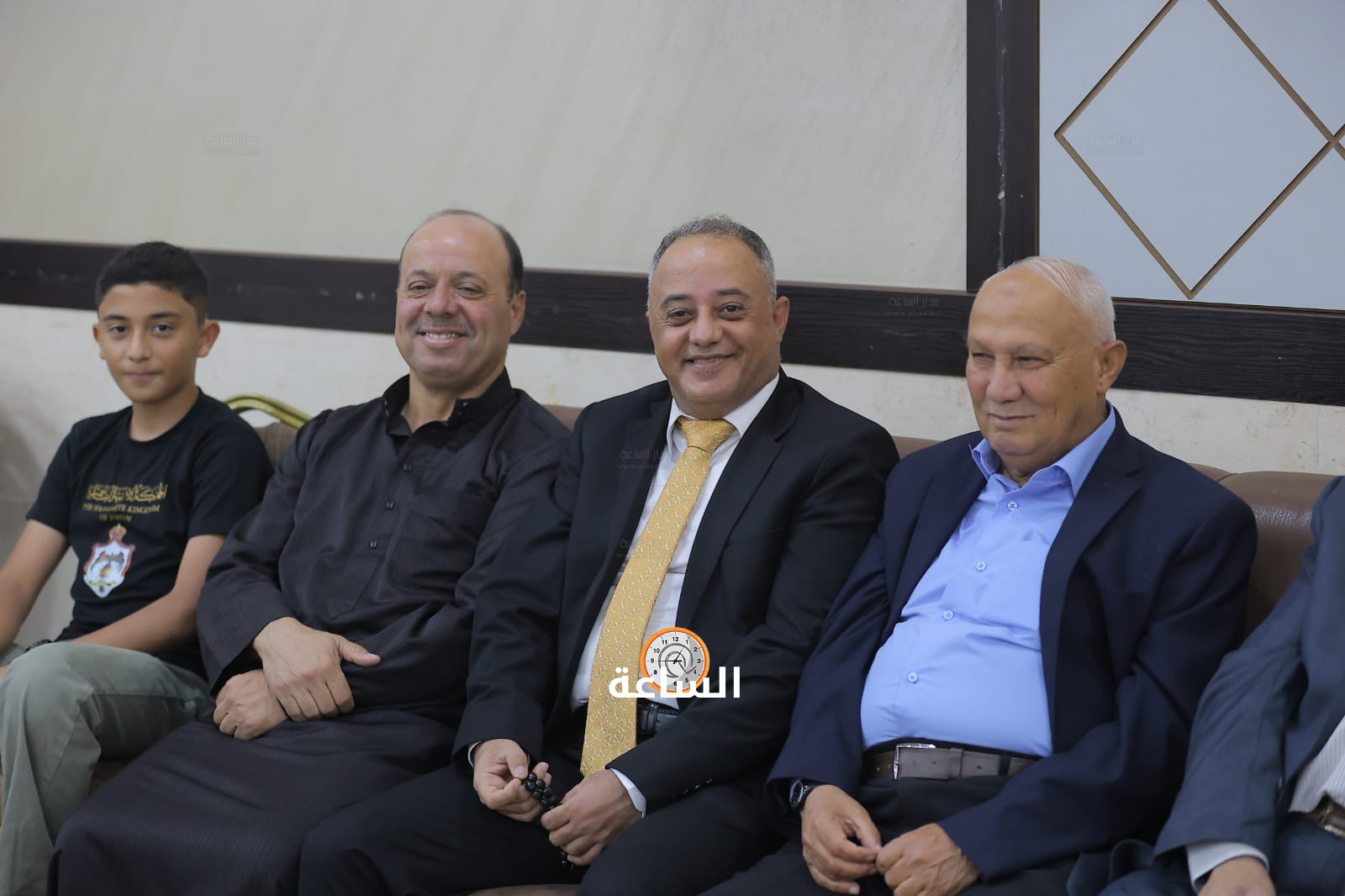 Madar Al-Saa Images 0.300301324189323
