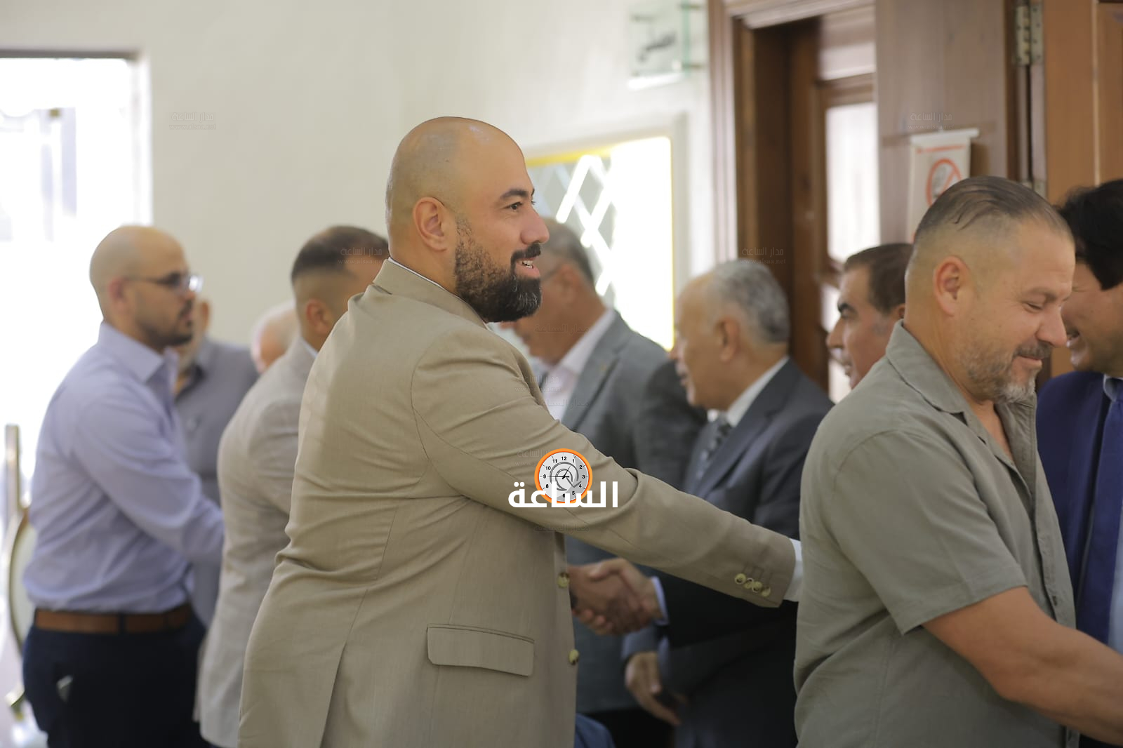 Madar Al-Saa Images 0.3680213872075181