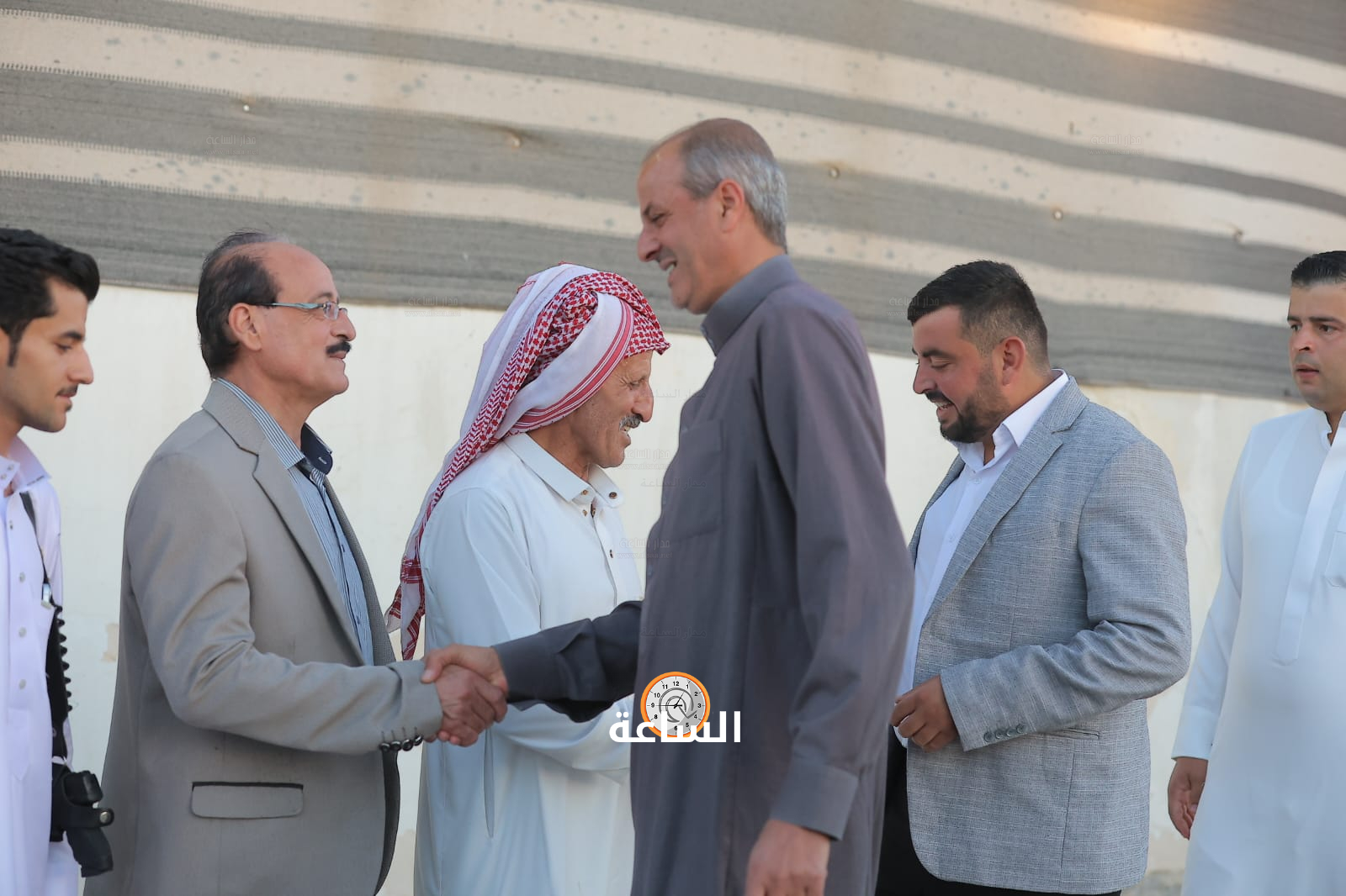 Madar Al-Saa Images 0.9870522412524365