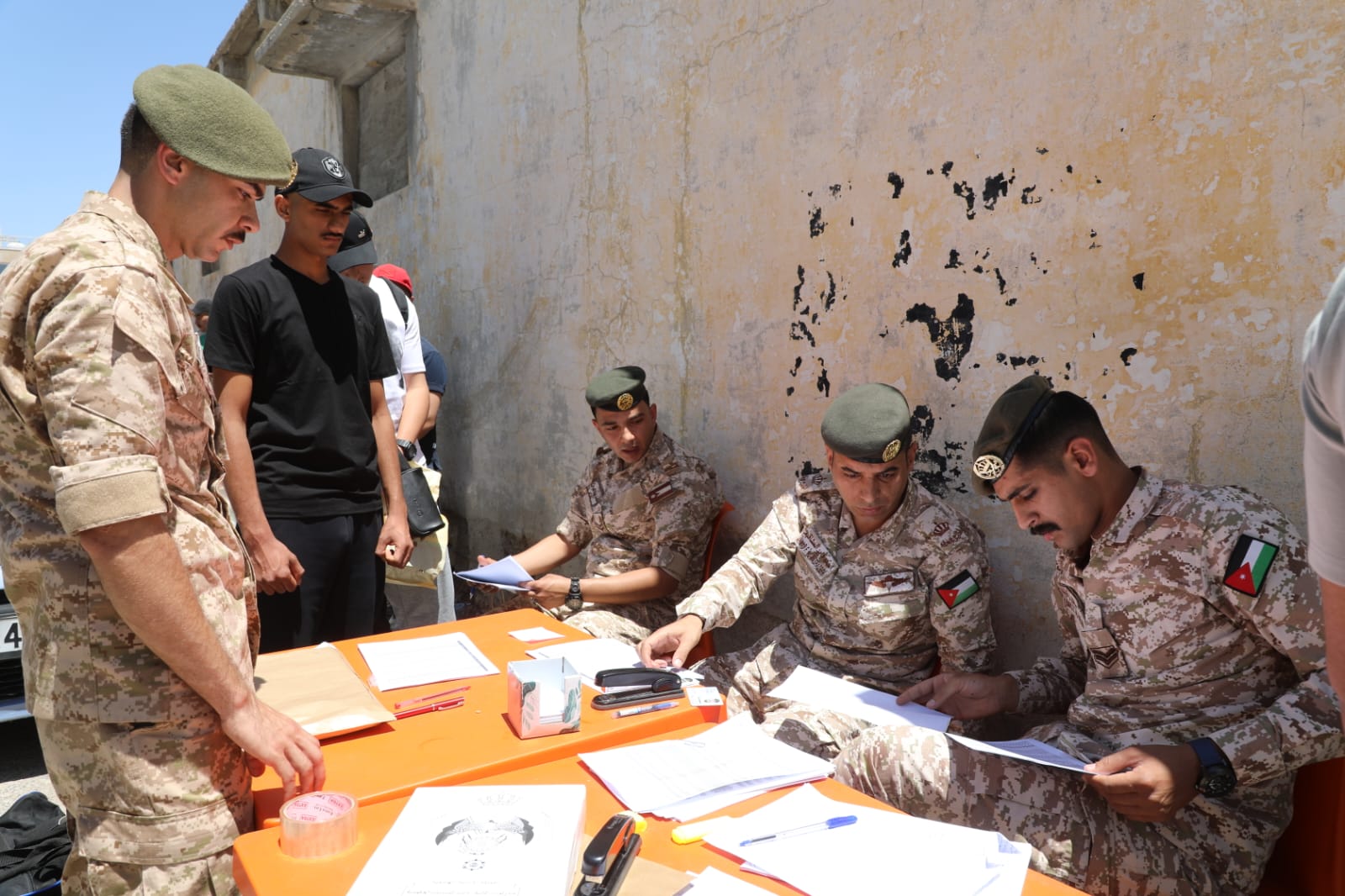 Madar Al-Saa Images 0.021422242384525392