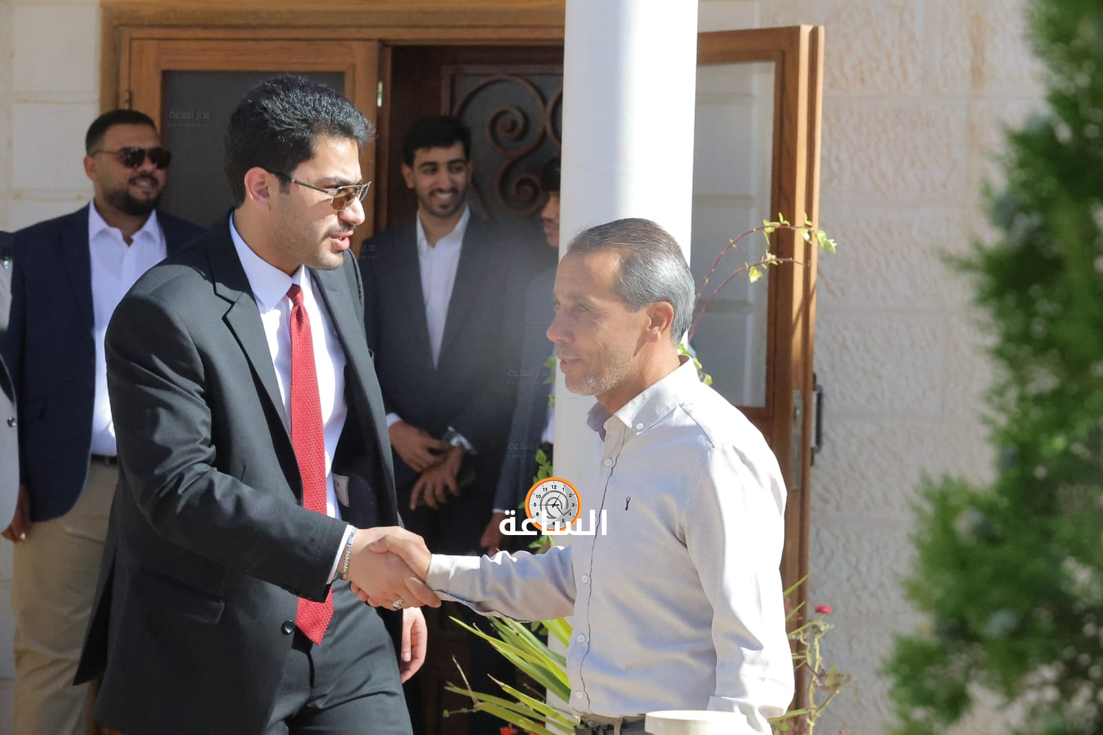 Madar Al-Saa Images 0.9432548586204026