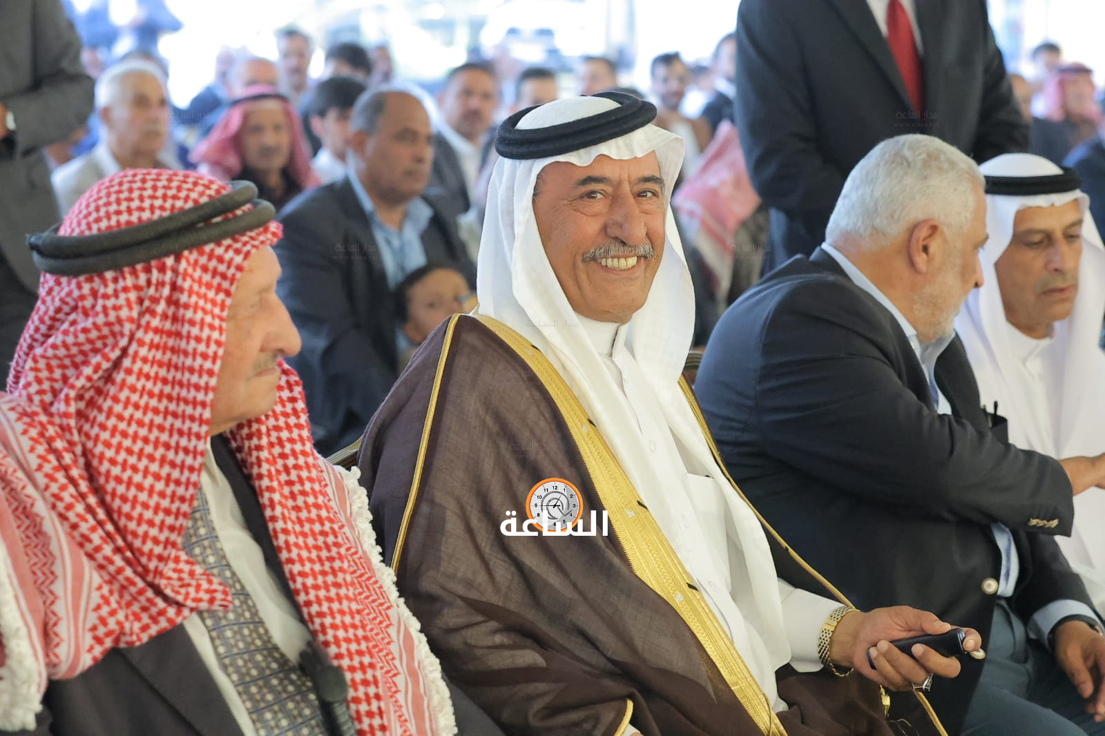 Madar Al-Saa Images 0.4831495984100579
