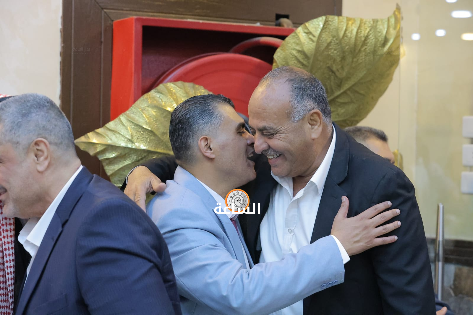 Madar Al-Saa Images 0.4290537441846185